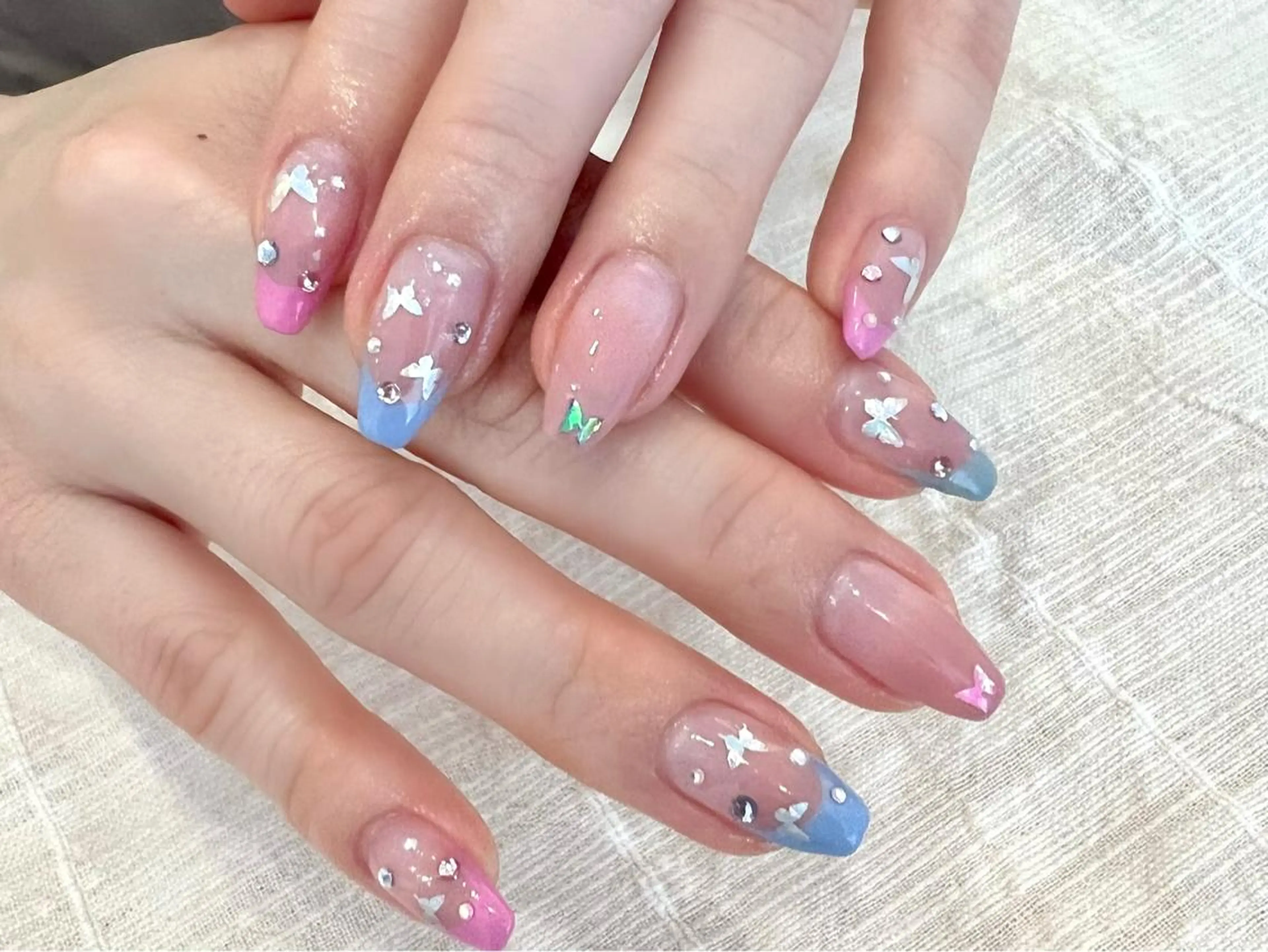 ネイル ONIKA Nail 青山通り店所属・ONIKA Nail 表参道A4🦋2分のネイルデザイン