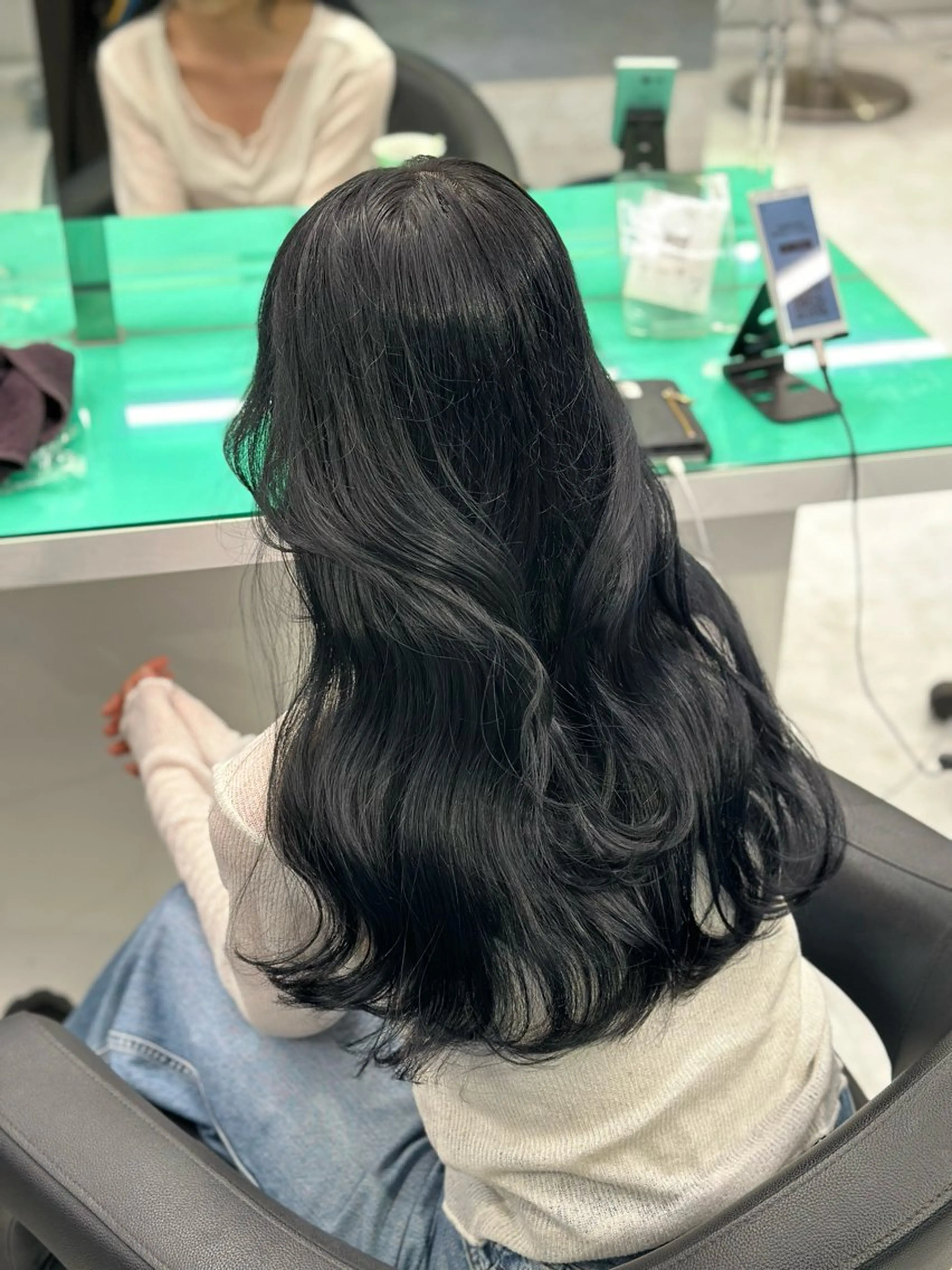 ロング カラー ヘアアレンジ 🌈艶カラー/ 韓国風レイヤーカットのヘアスタイル