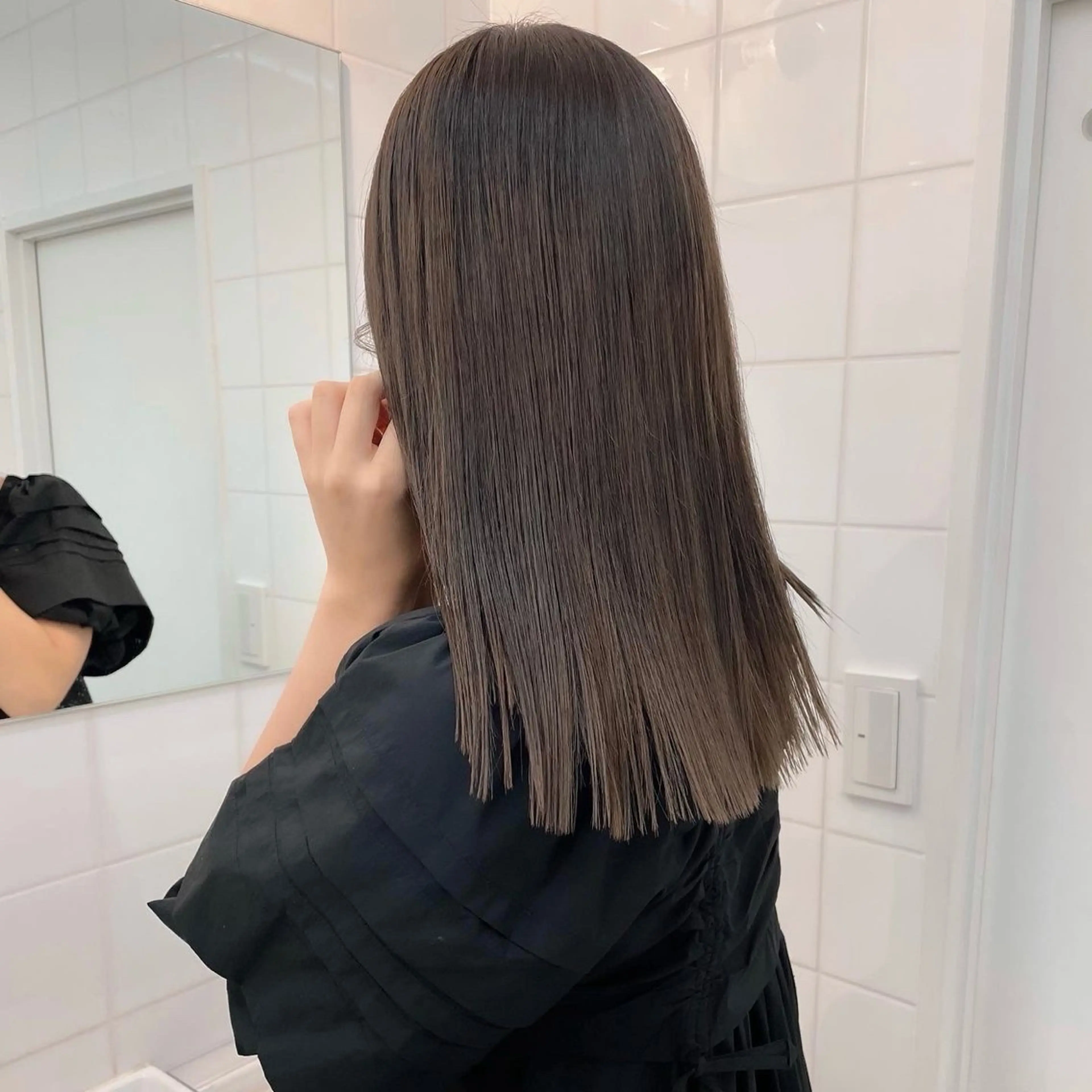 セミロング 透明感艶カラー💎 あやめ🎀のヘアスタイル