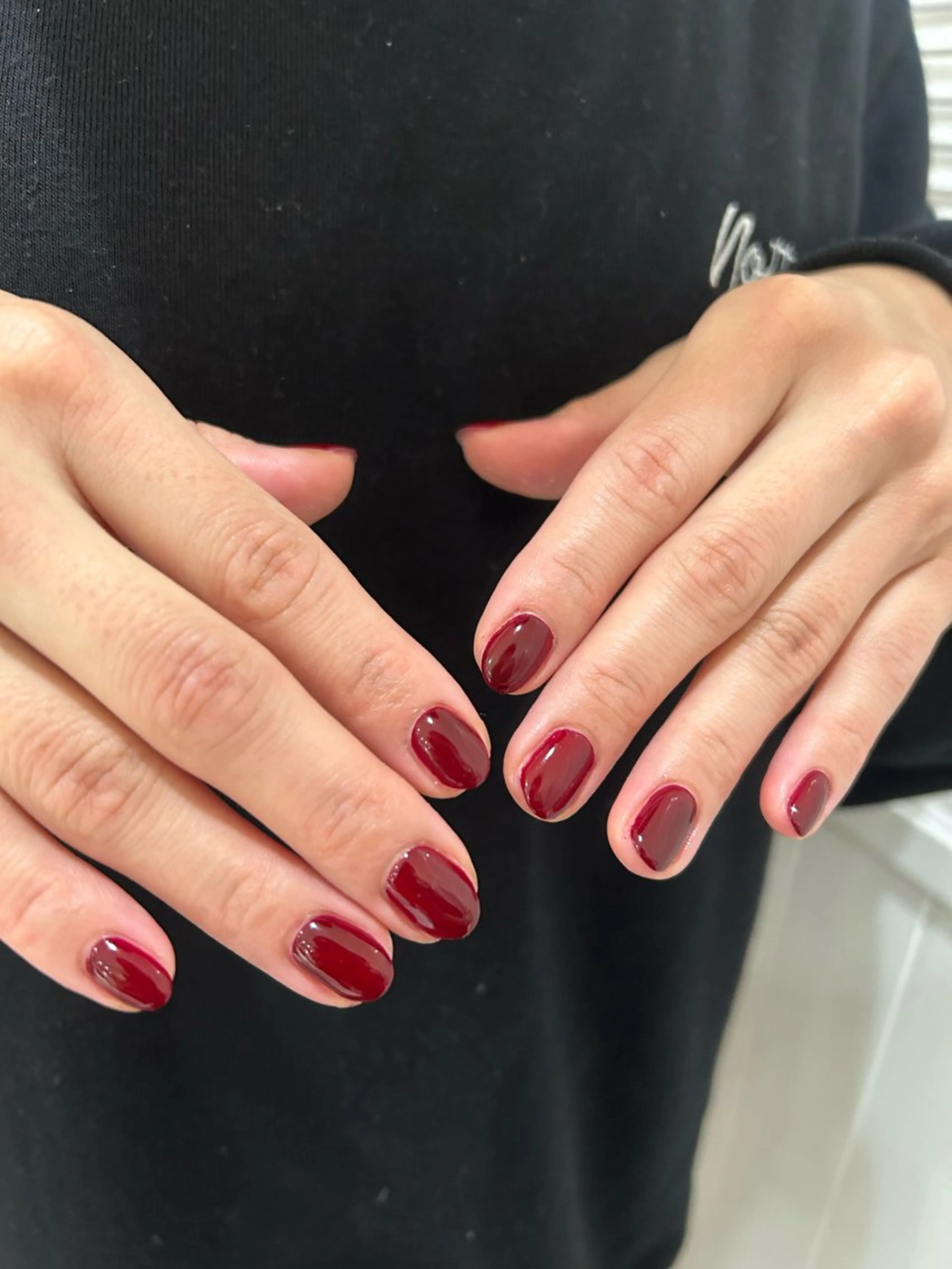 ネイル ボルドー ワンカラーネイル nailsalon MONICA所属・MONICA_ hanechaaanのネイルデザイン