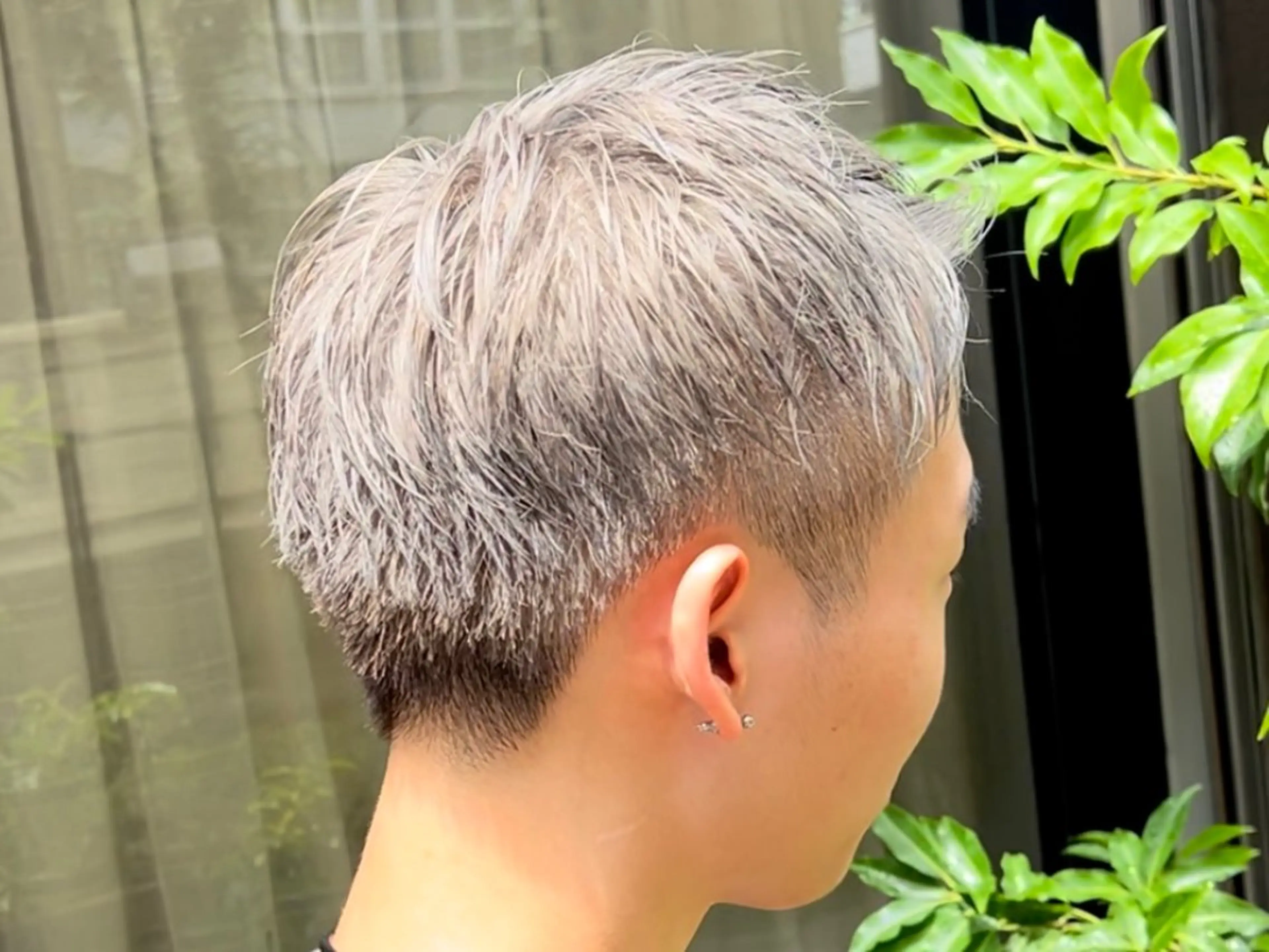 カラー メンズ メンズブリーチ ブリーチ シルバー カット ヘアカラー 💡似合わせのプロ 💡takutoのヘアスタイル