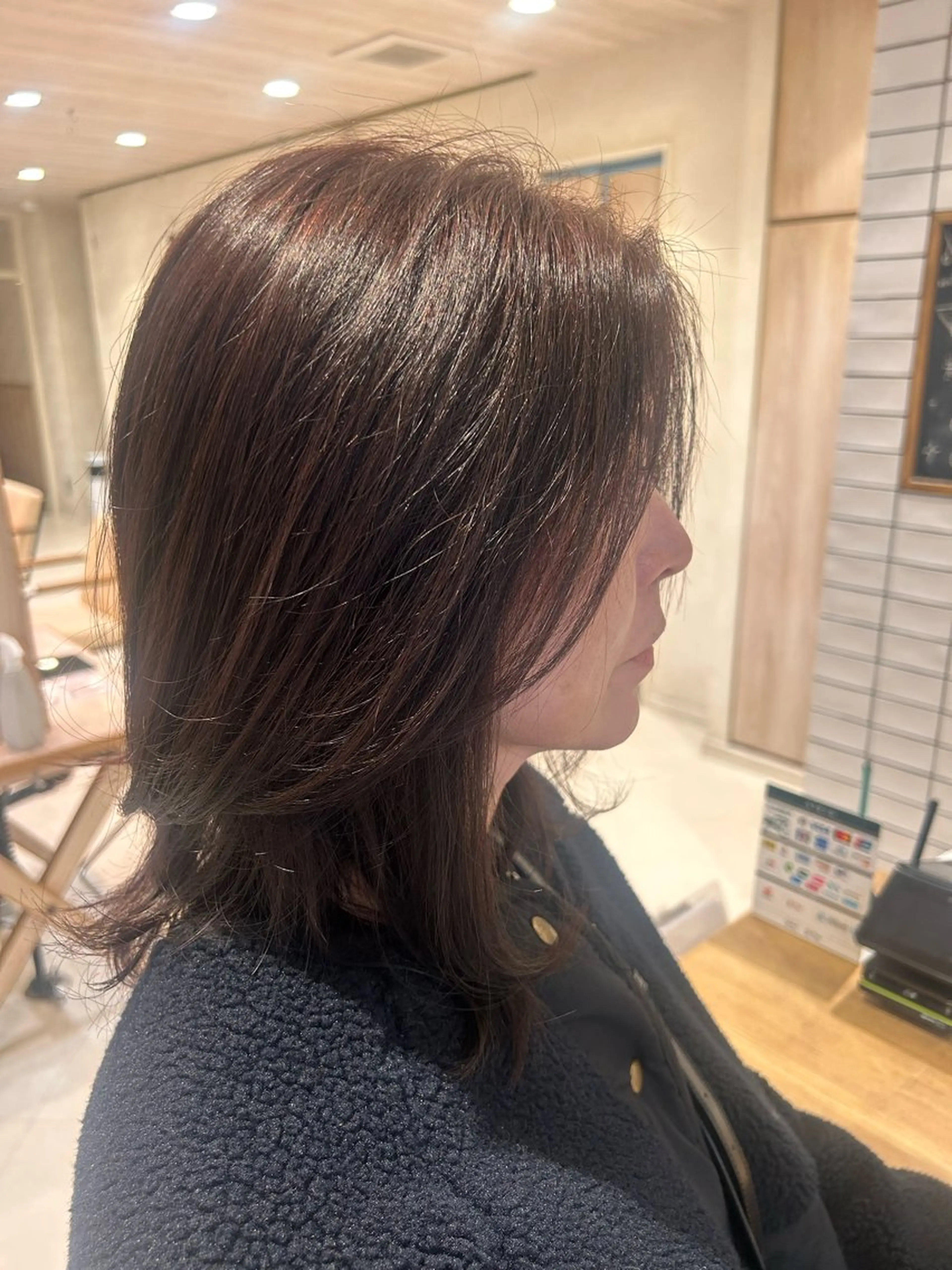 セミロング カラー ブラウンカラー 透明感カラー ラベンダーカラー ラベンダーブラウン ヘアカラー トリートメント 透明感カラー/ トリートメントのヘアスタイル