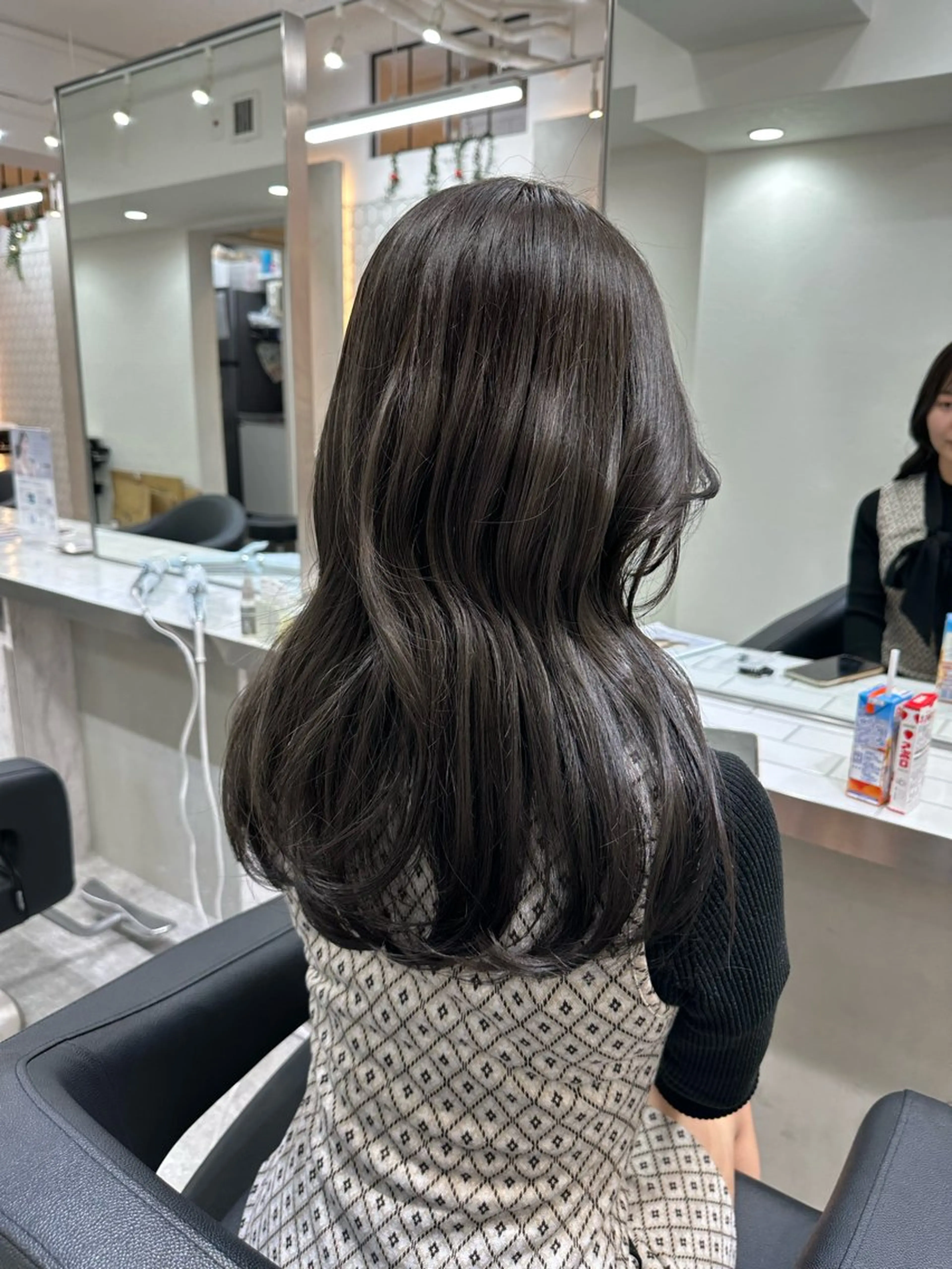 ロング カラー レイヤー 顔周り グレージュ/添田晃基のヘアスタイル