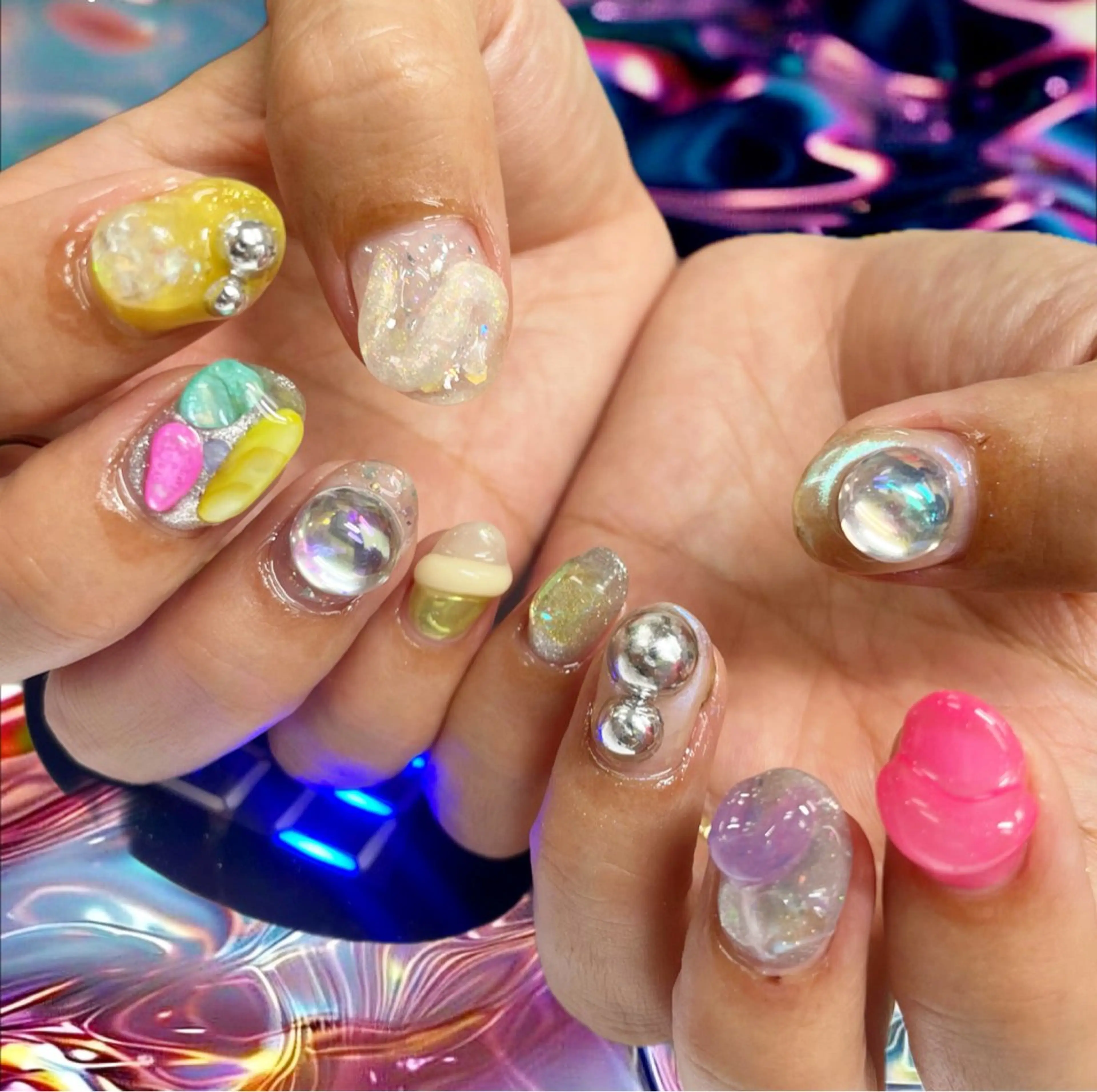 ネイル 氷ネイル・うるうるネイル ショートネイル ハンドネイル posa nail モエミのネイルデザイン