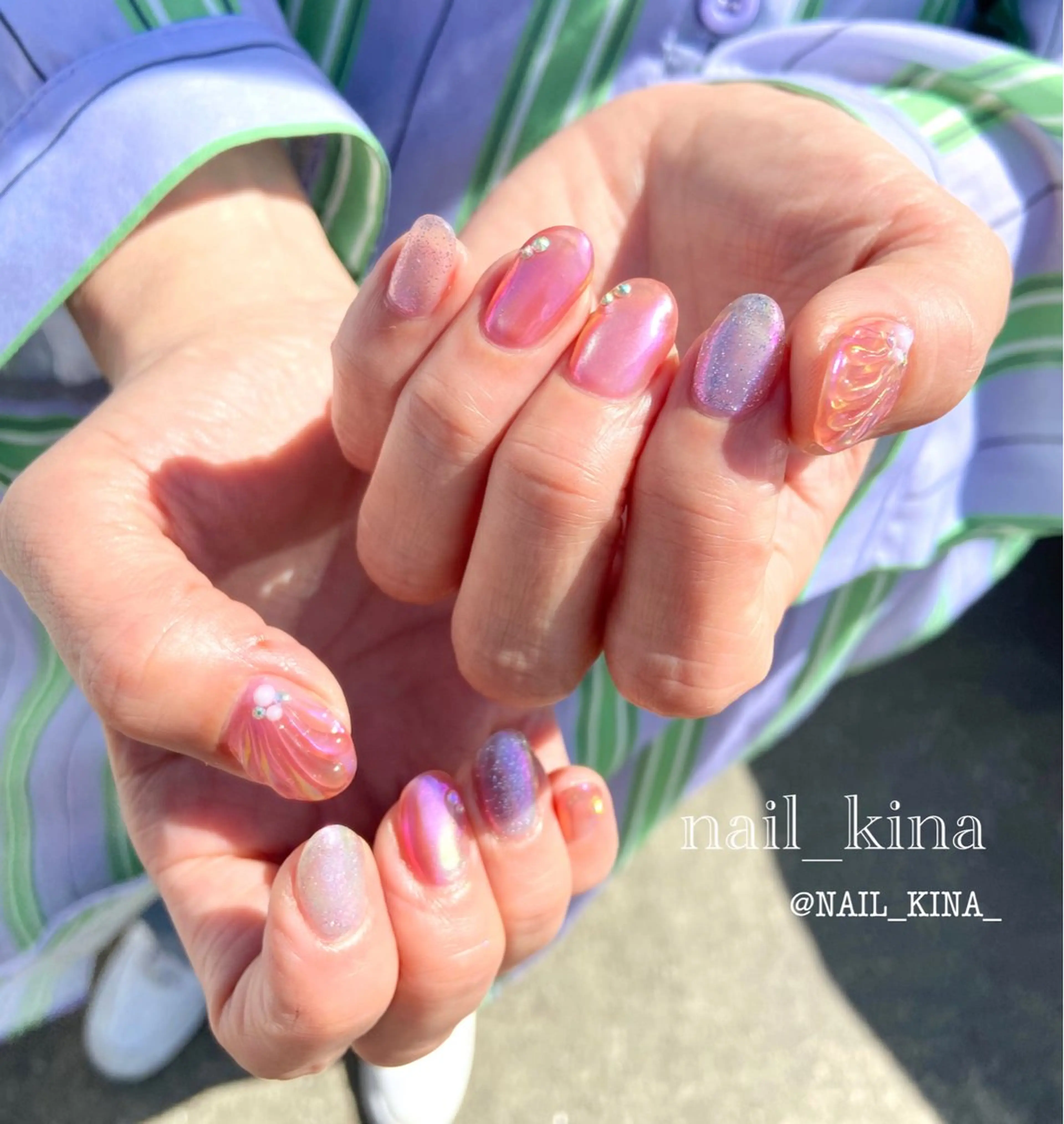 ネイル オーロラネイル ピンク ハンドネイル nail_ kinaのネイルデザイン