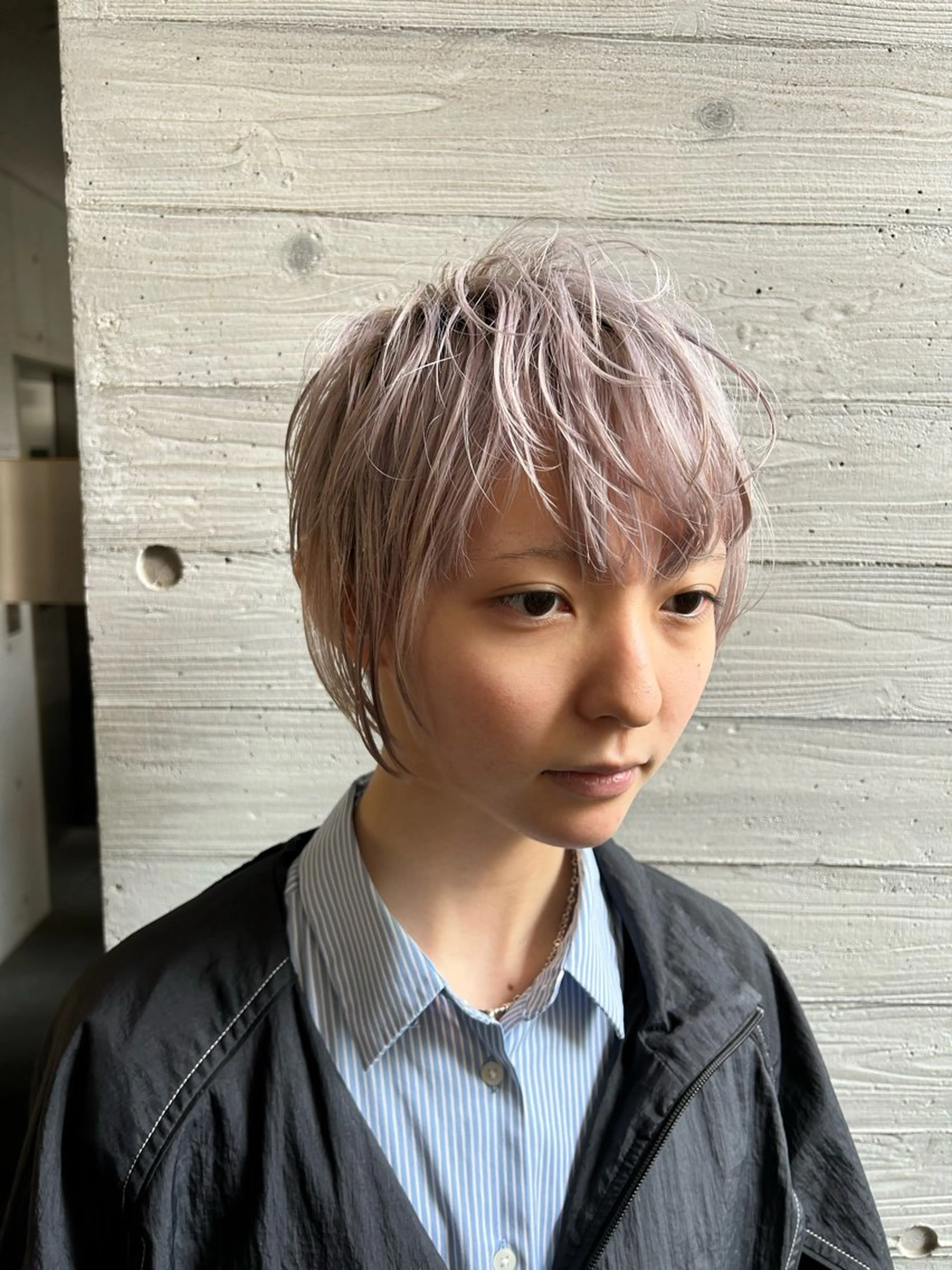 ショート ヘアカラー 透明感カラー &ハイトーンカラーのヘアスタイル