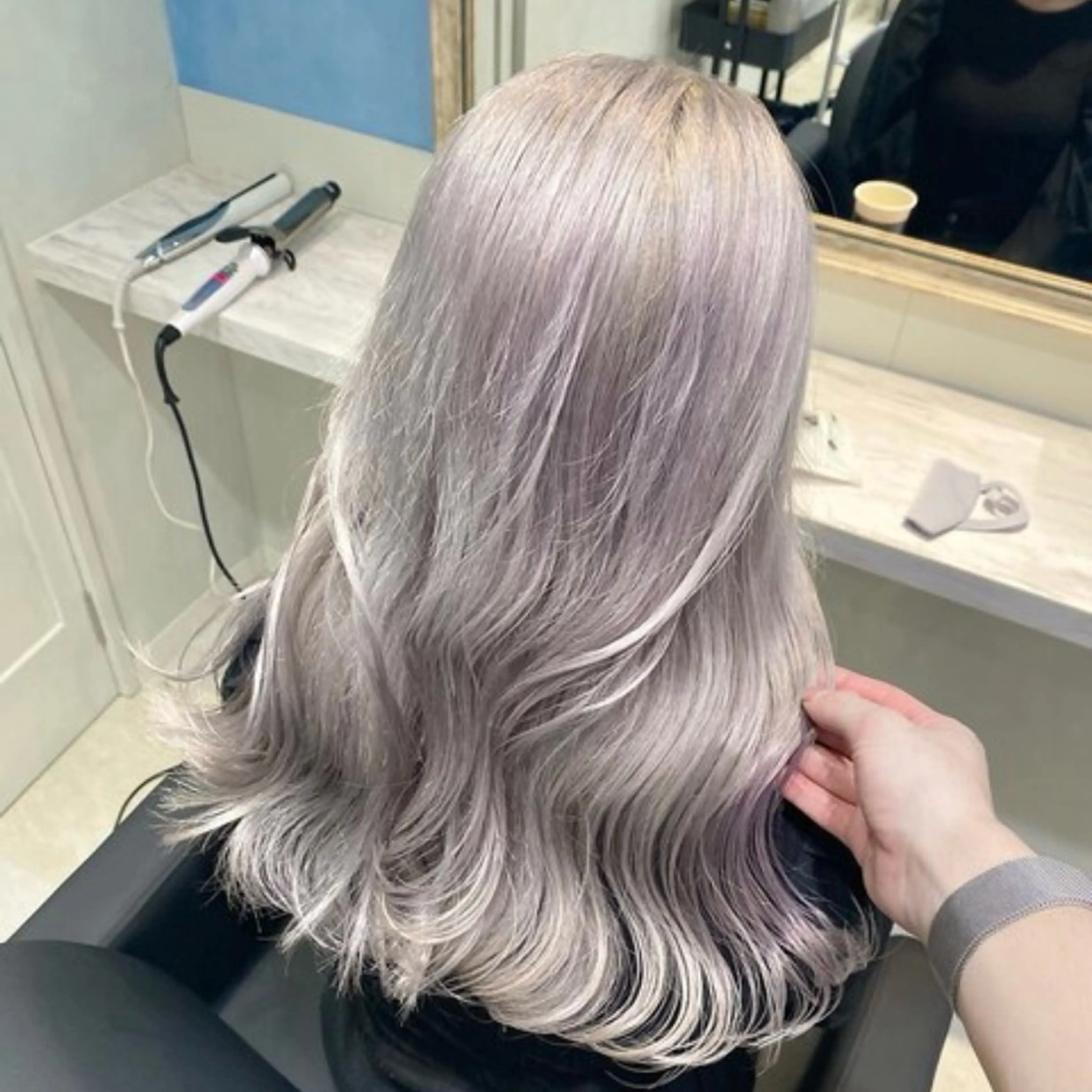 ロング カラー ブリーチ シルバー ヨシンモリ 韓国風ヘア ロング 🦋ブリーチカラー/ 専門Aya💖のヘアスタイル