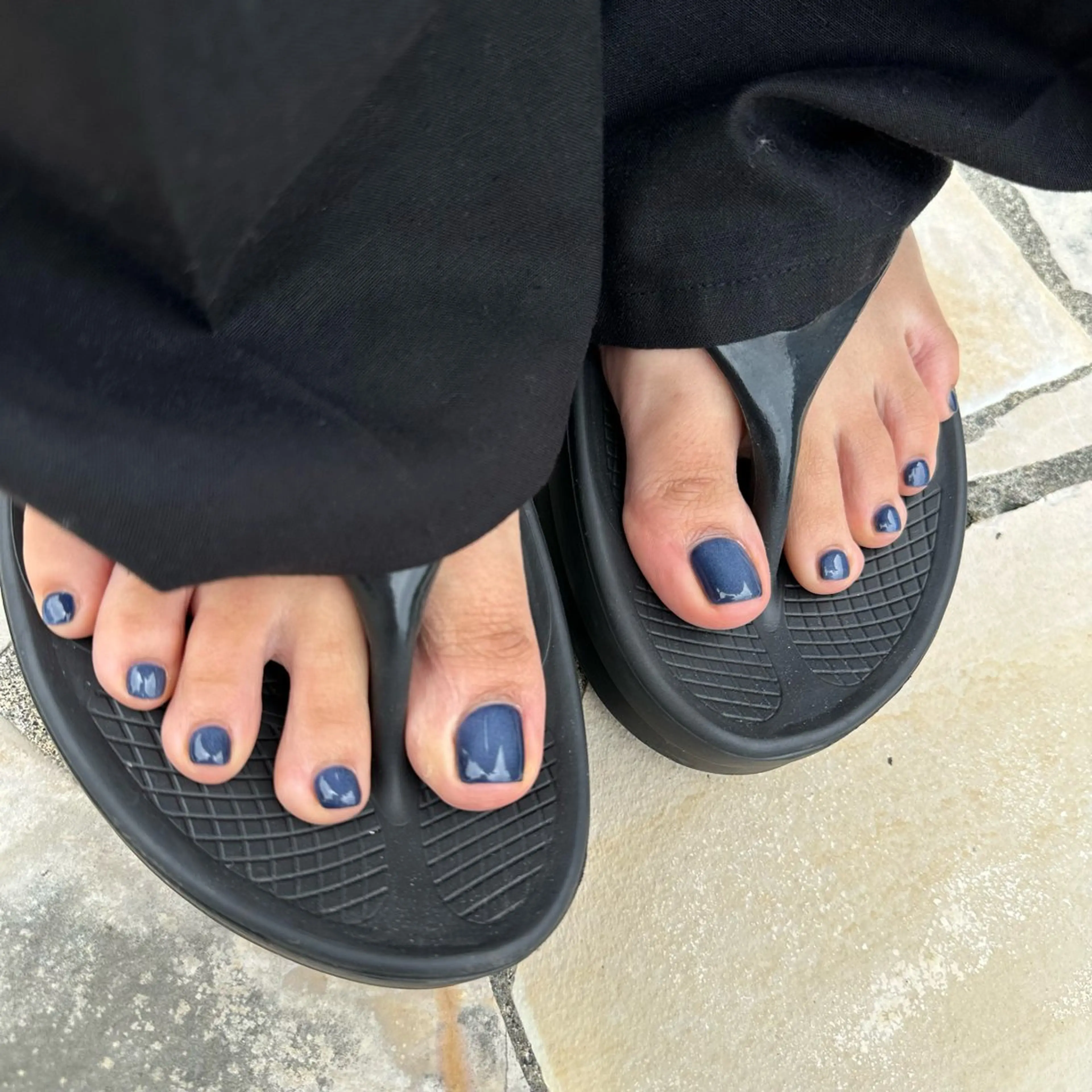 ネイル マグネットネイル ネイビー フットネイル nailsalon soie所属・soie/ YAEのネイルデザイン