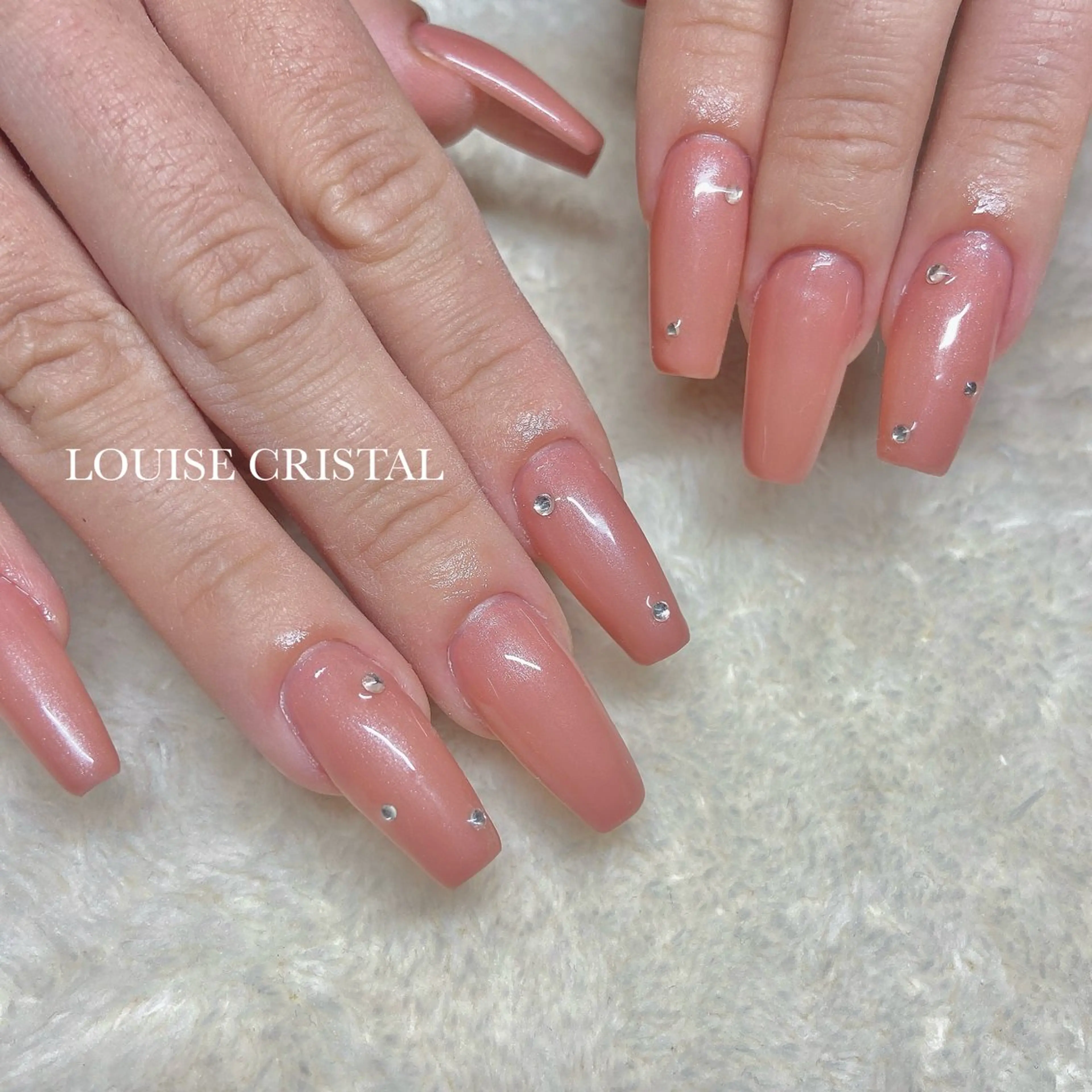 ネイル ハンドネイル LOUISE CRYSTALのネイルデザイン