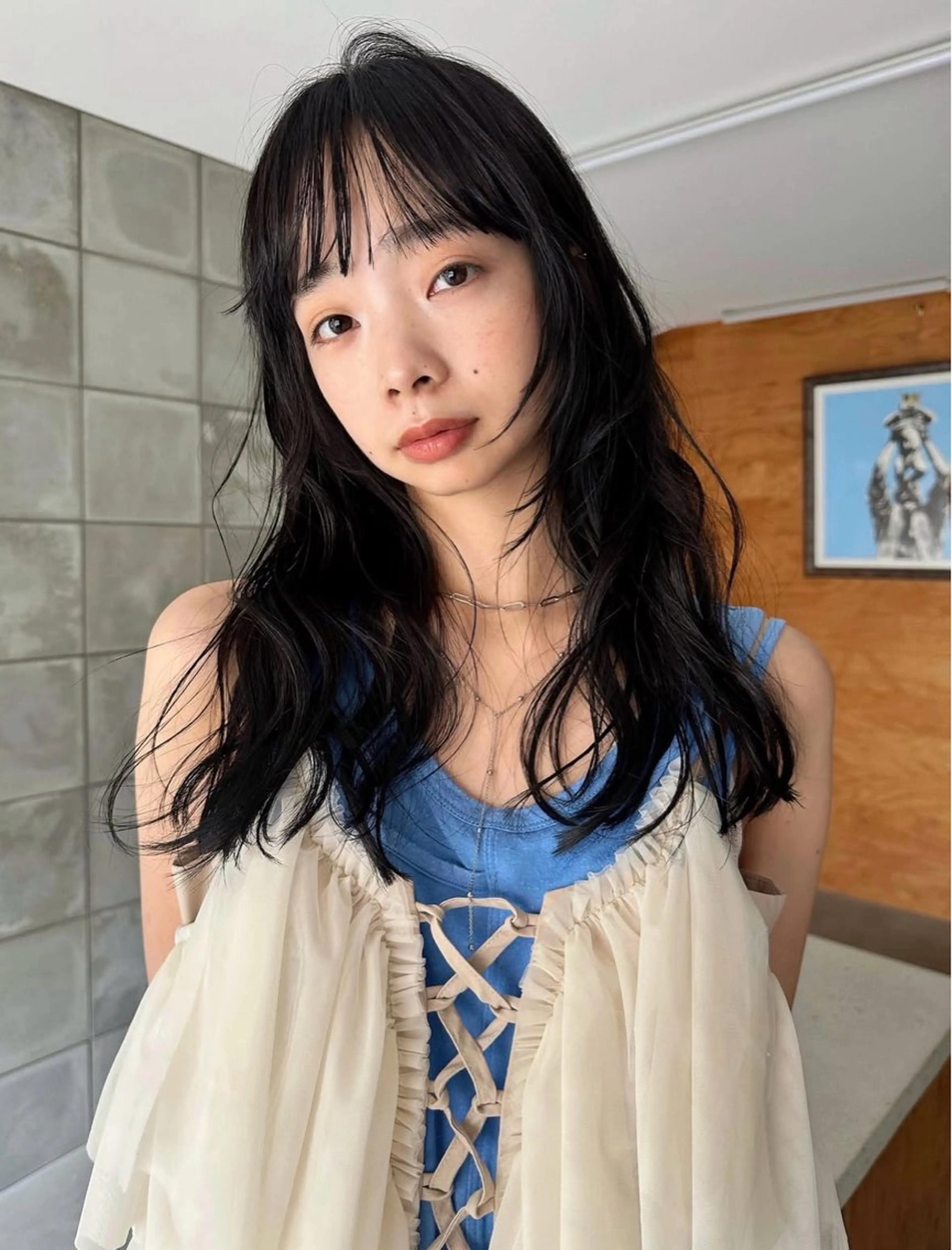 セミロング カラー アッシュ ブルーカラー ブルーアッシュ 顔まわりレイヤー レイヤーカット カット ヘアカラー 榛地 渉馬のヘアスタイル