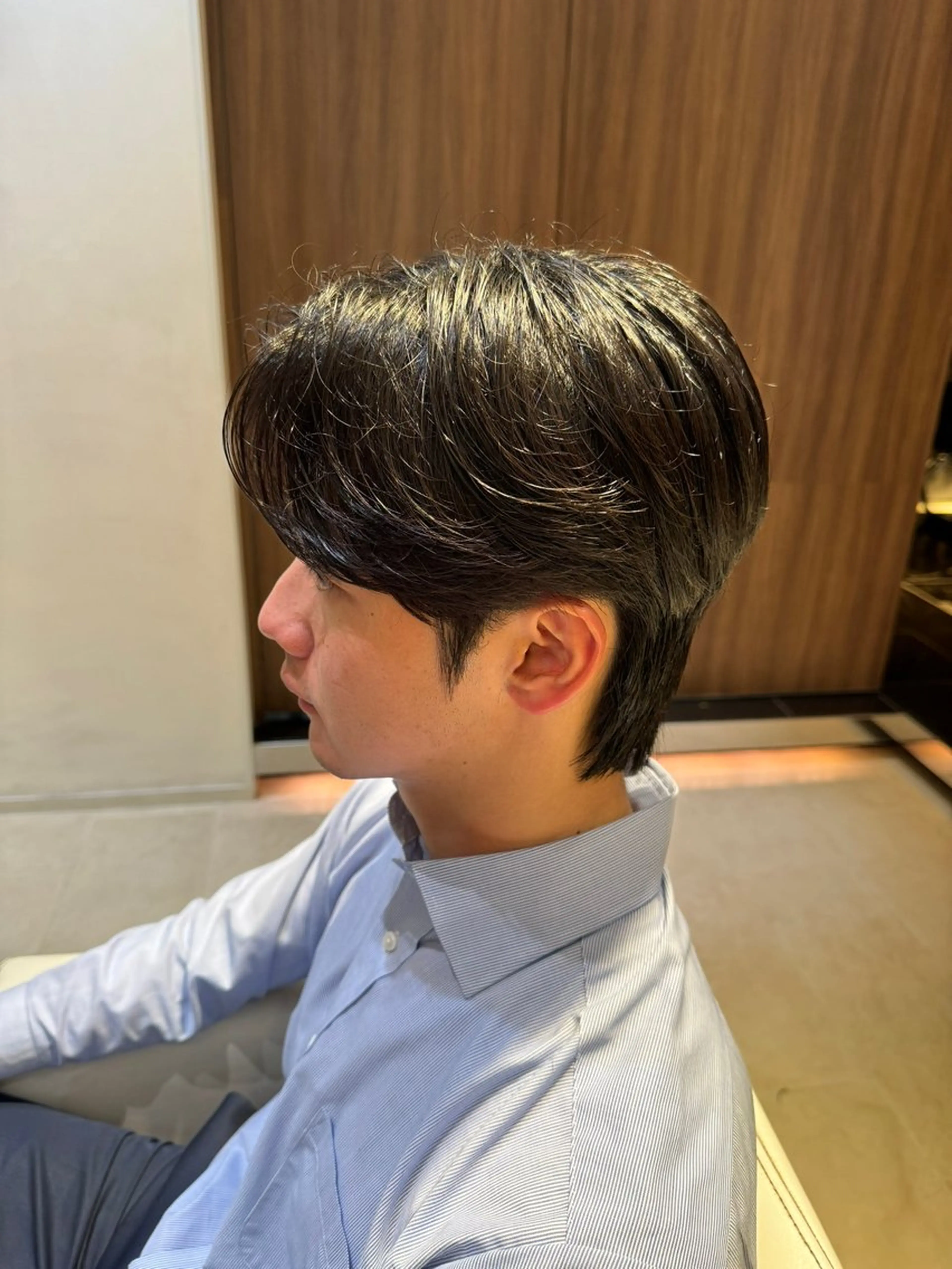 ショート パーマ メンズ センターパート コンマヘア ダウンパーマ カルマパーマ メンズ韓国風 KIM 🇰🇷 カルマ／ダウンパーマのヘアスタイル