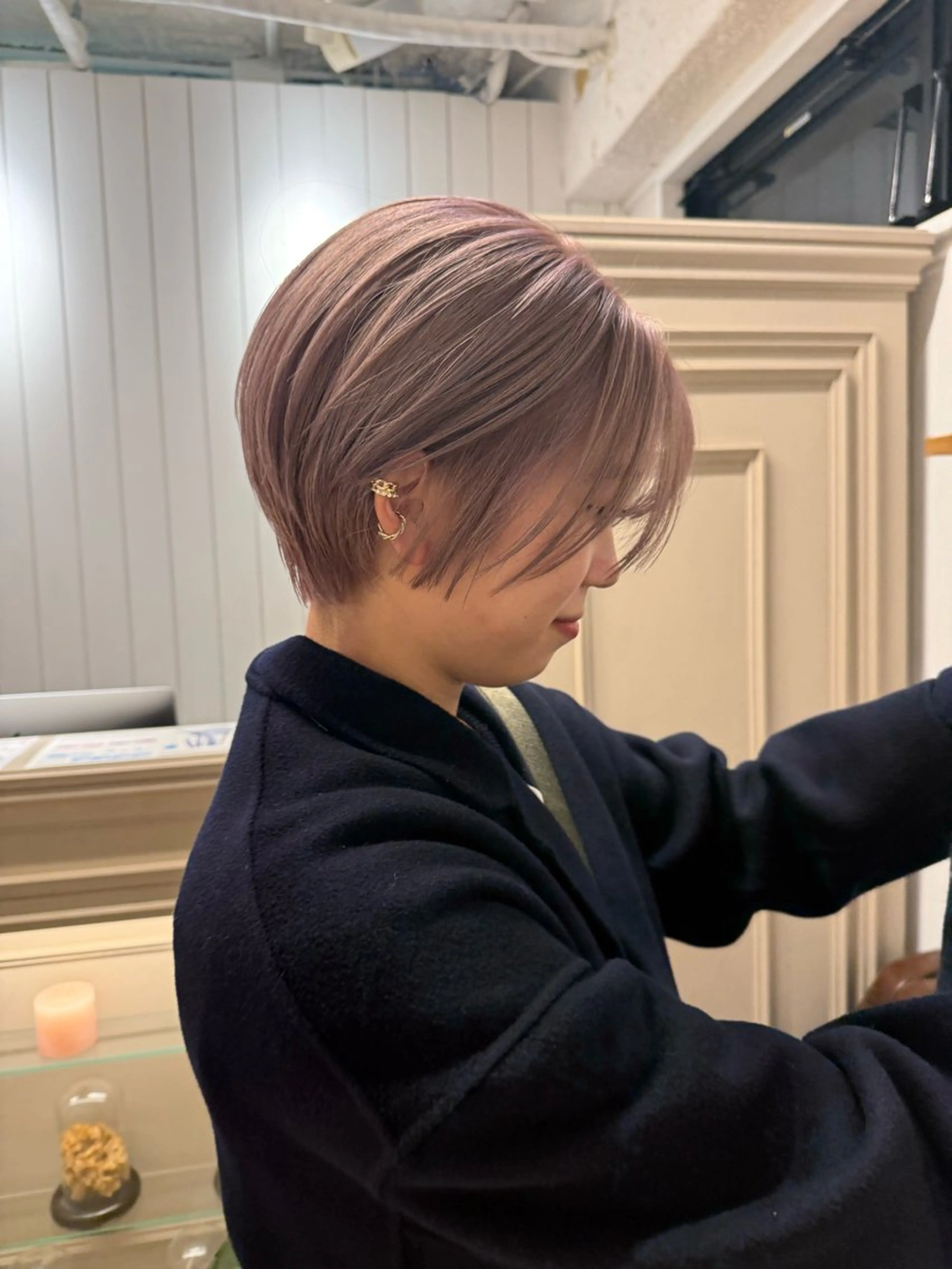 ショート カラー ミルクティー× グレージュMOMOのヘアスタイル