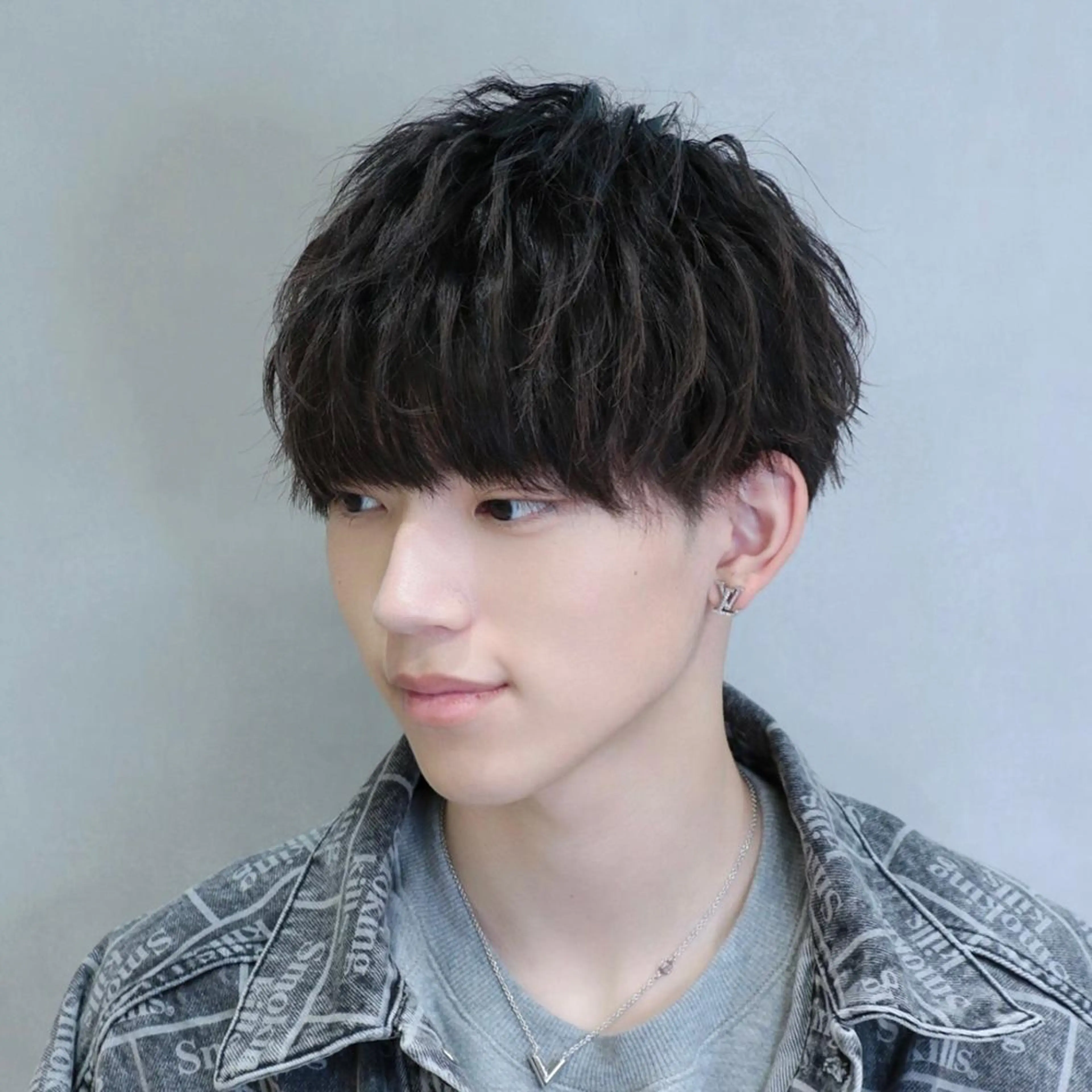 ショート パーマ ヘアアレンジ メンズ メンズパーマ 波巻きパーマ カット パーマ ヘアセット 飯塚 想のヘアスタイル