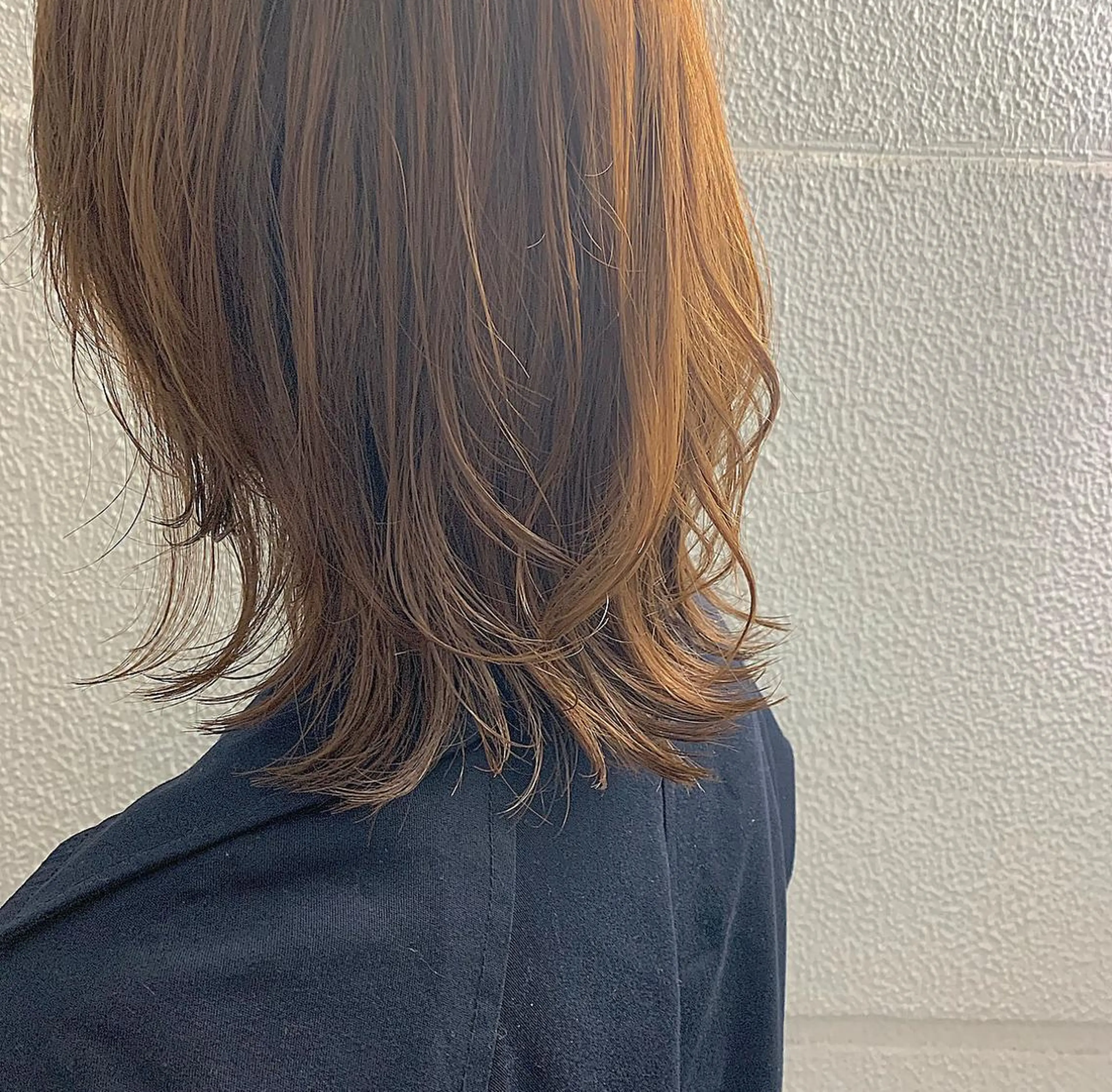 ミディアム 小泉 葵のヘアスタイル