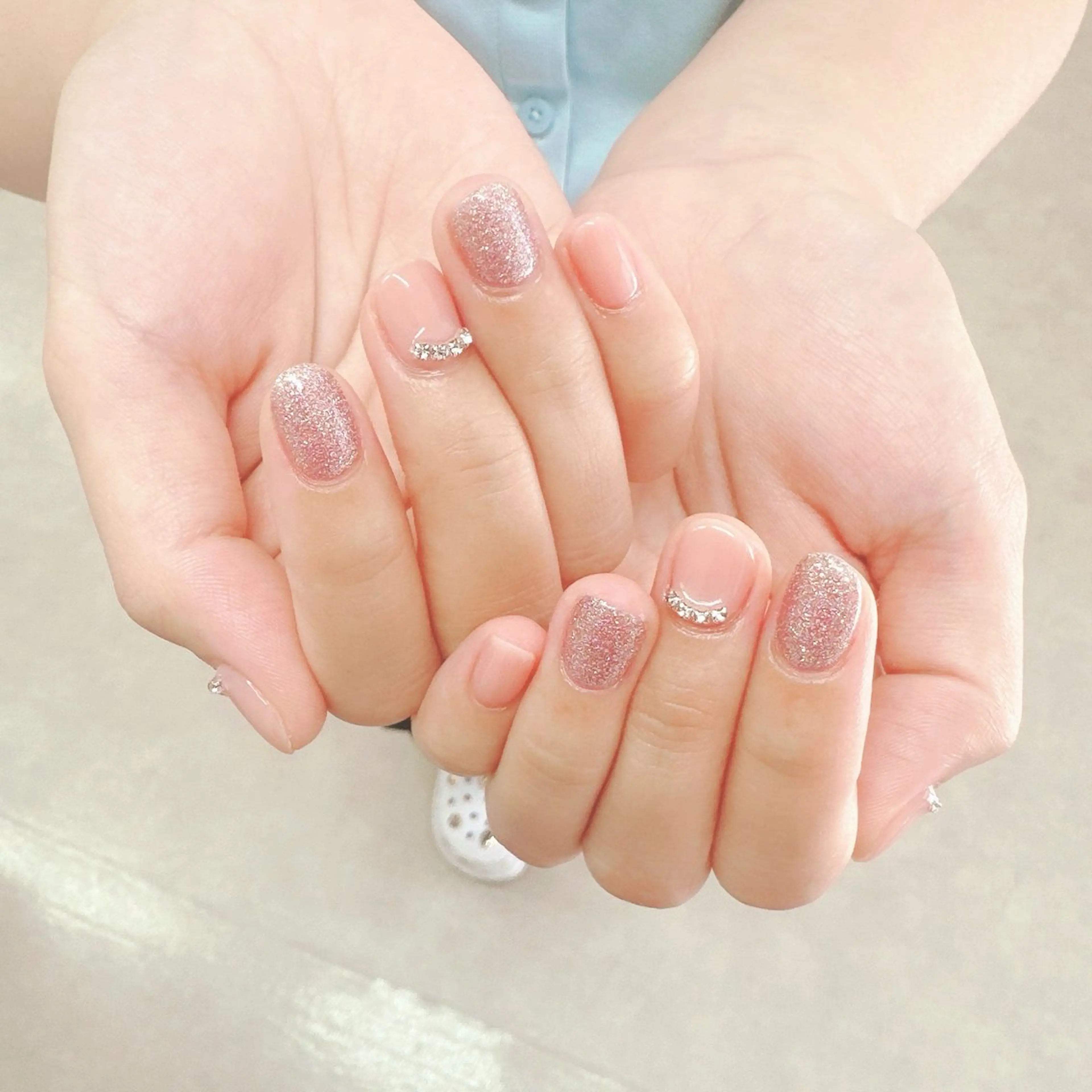 ネイル アートネイル ジェルネイル グラデーション キラキラネイル ラメ(グリッター) ハンドネイル Viola Nailsalon所属・Viola. 優花のネイルデザイン