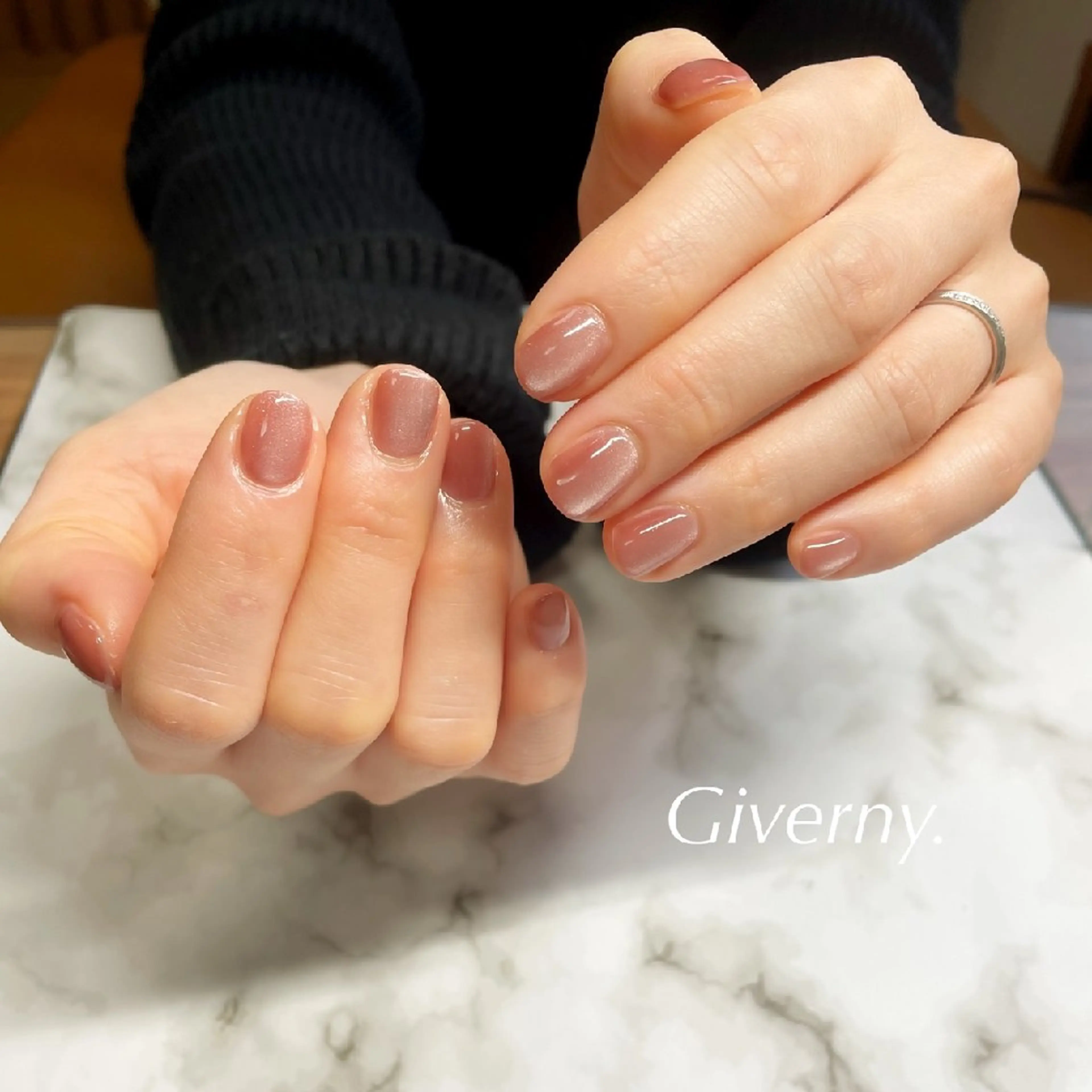 ネイル マグネットネイル ハンドネイル Giverny .のネイルデザイン