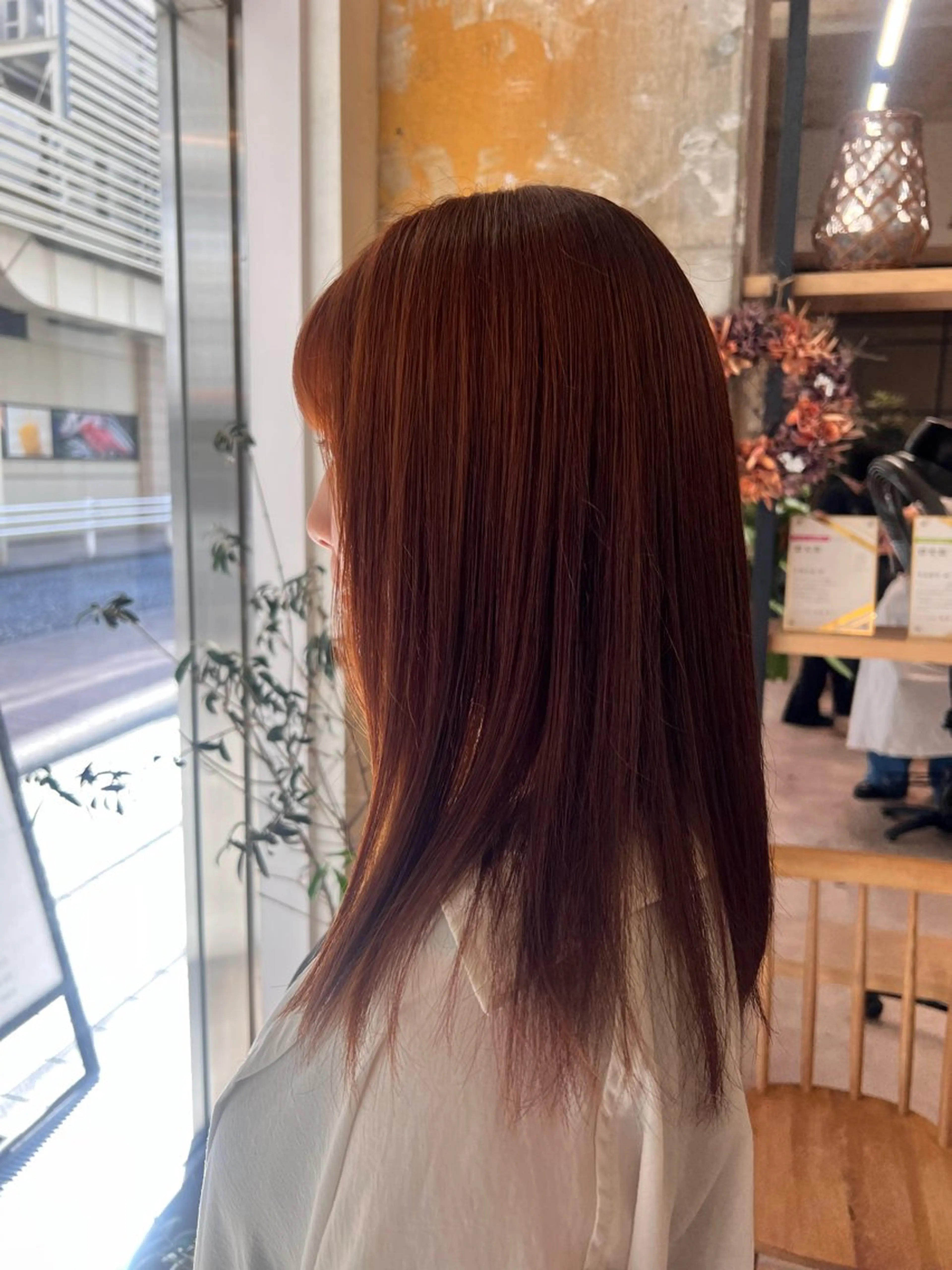 セミロング ブリーチカラー 〻髪質改善〻アレンジのヘアスタイル