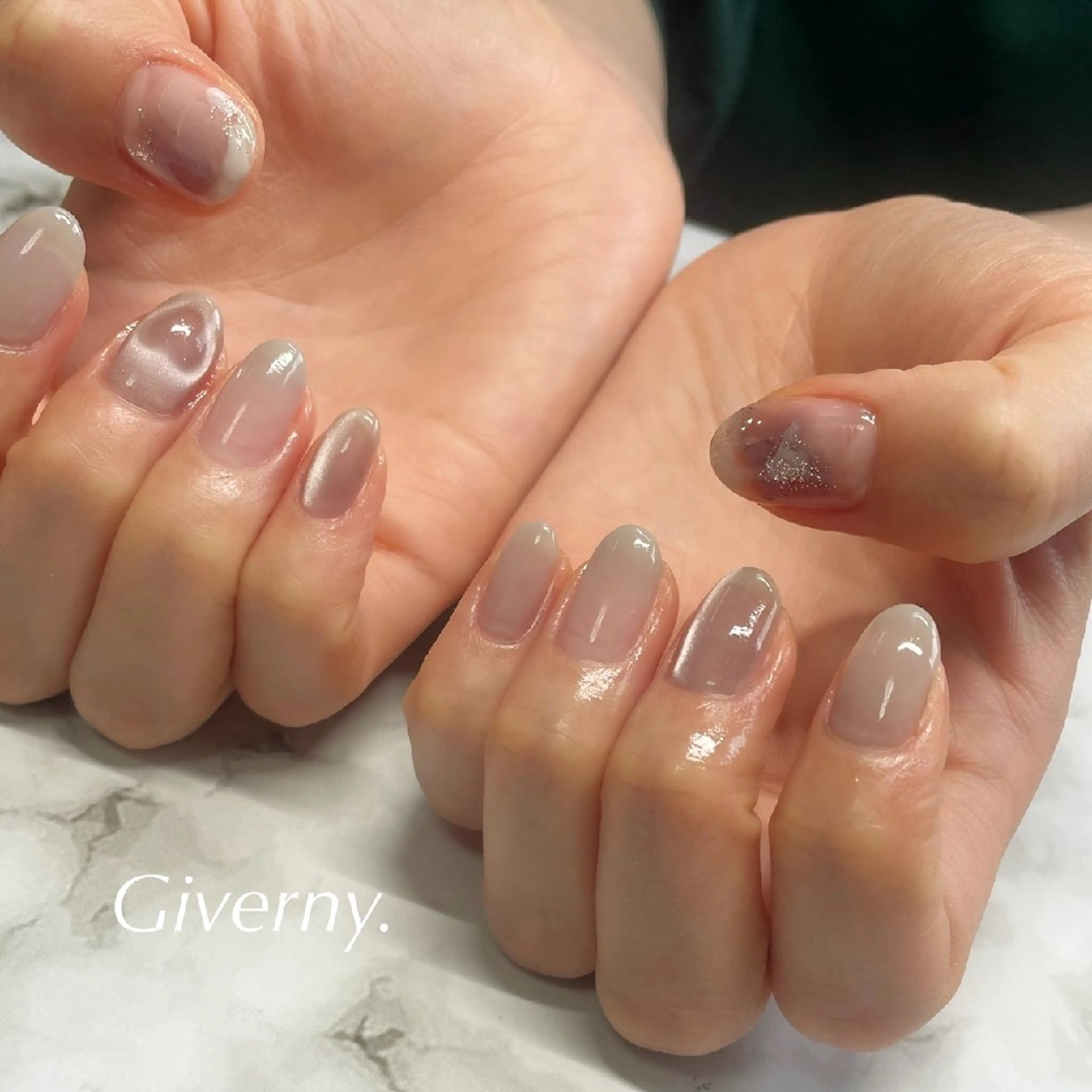 ネイル マグネットネイル ハンドネイル Giverny .のネイルデザイン