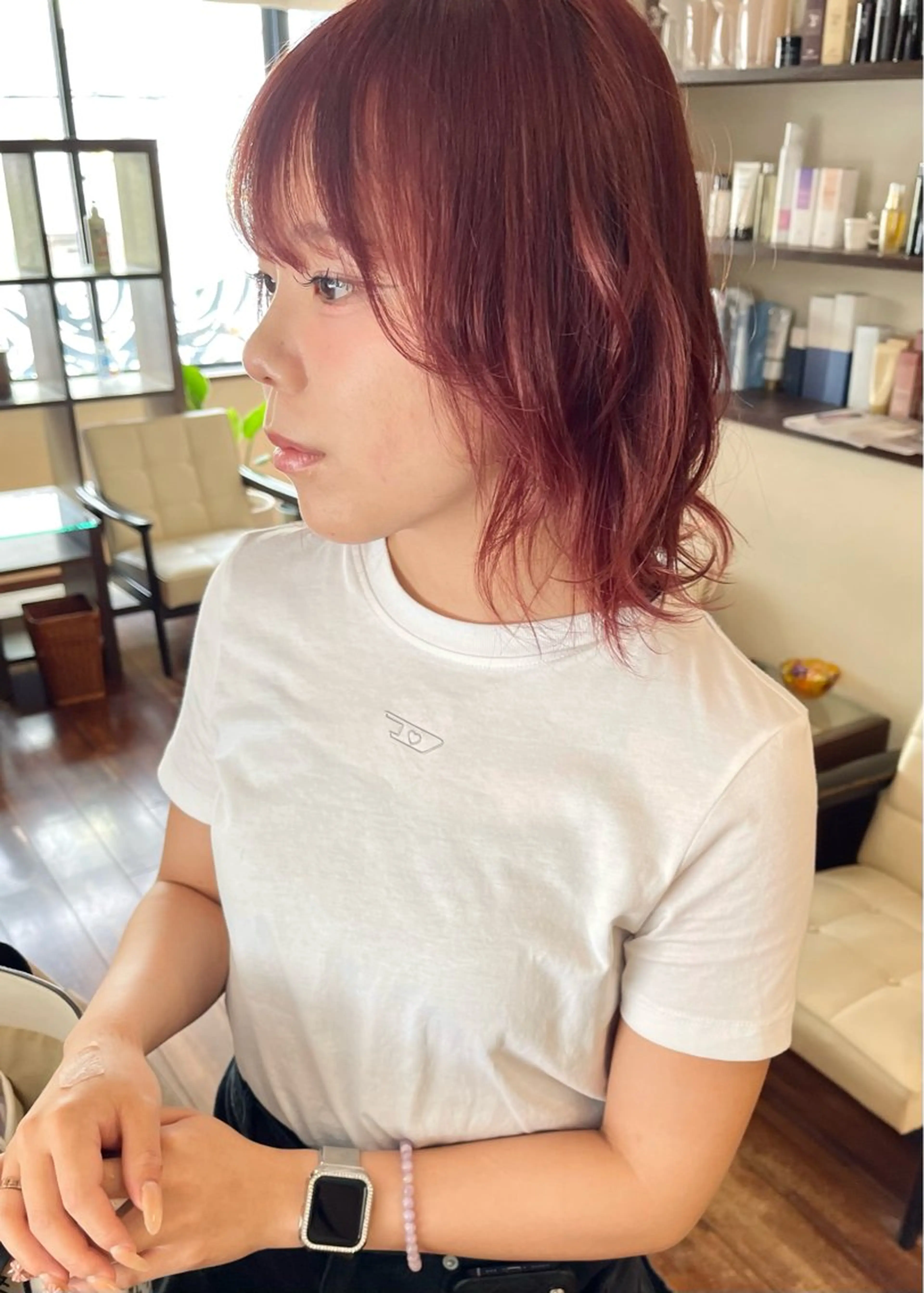 ショート カラー ブリーチ ダブルカラー ブリーチなしカラー ピンクカラー レッドカラー ヘアカラー トリートメント 髪質改善ｶﾗｰ ｹｱﾌﾞﾘｰﾁ/ﾀﾑのヘアスタイル