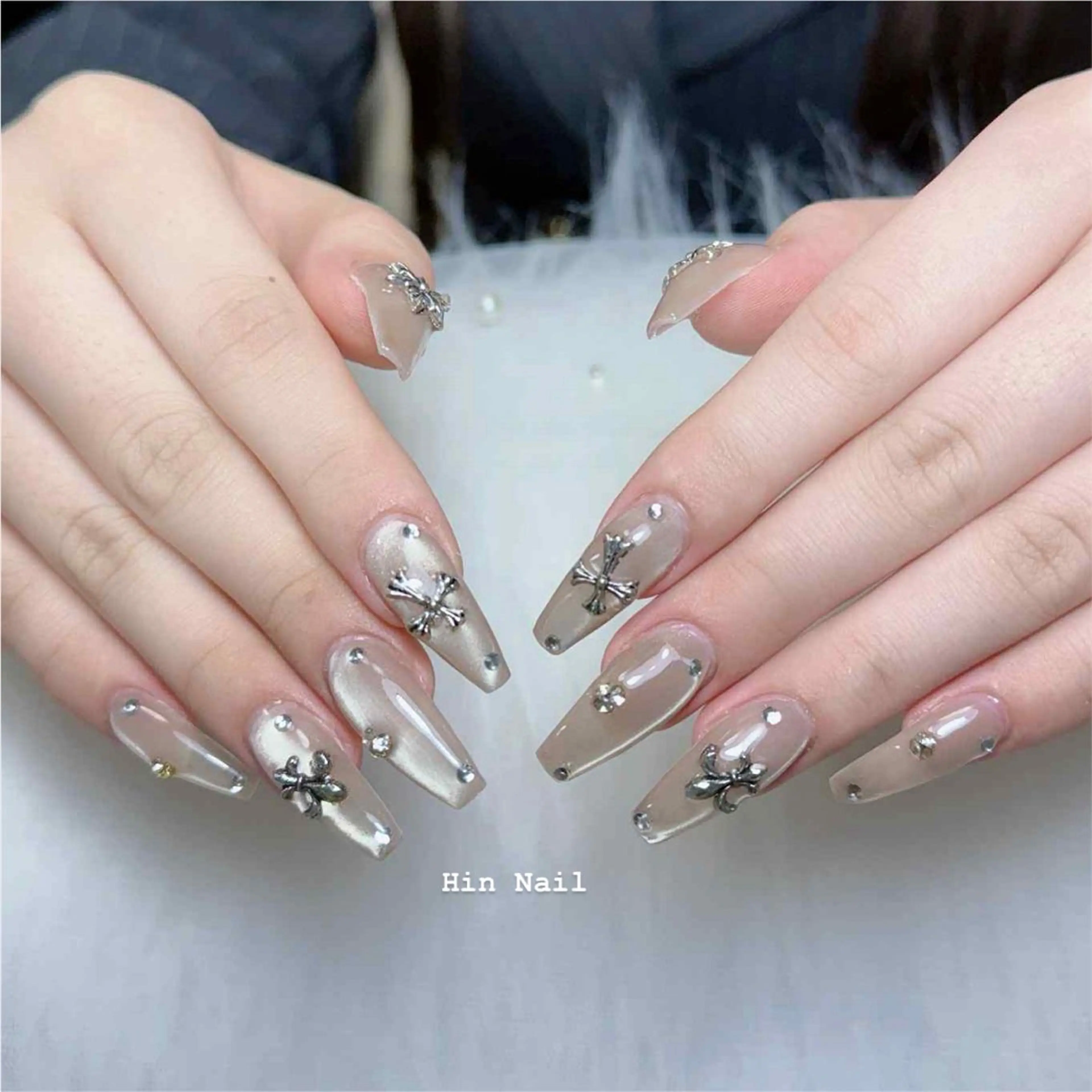 ネイル マグネットネイル ハンドネイル HIN NAILのネイルデザイン