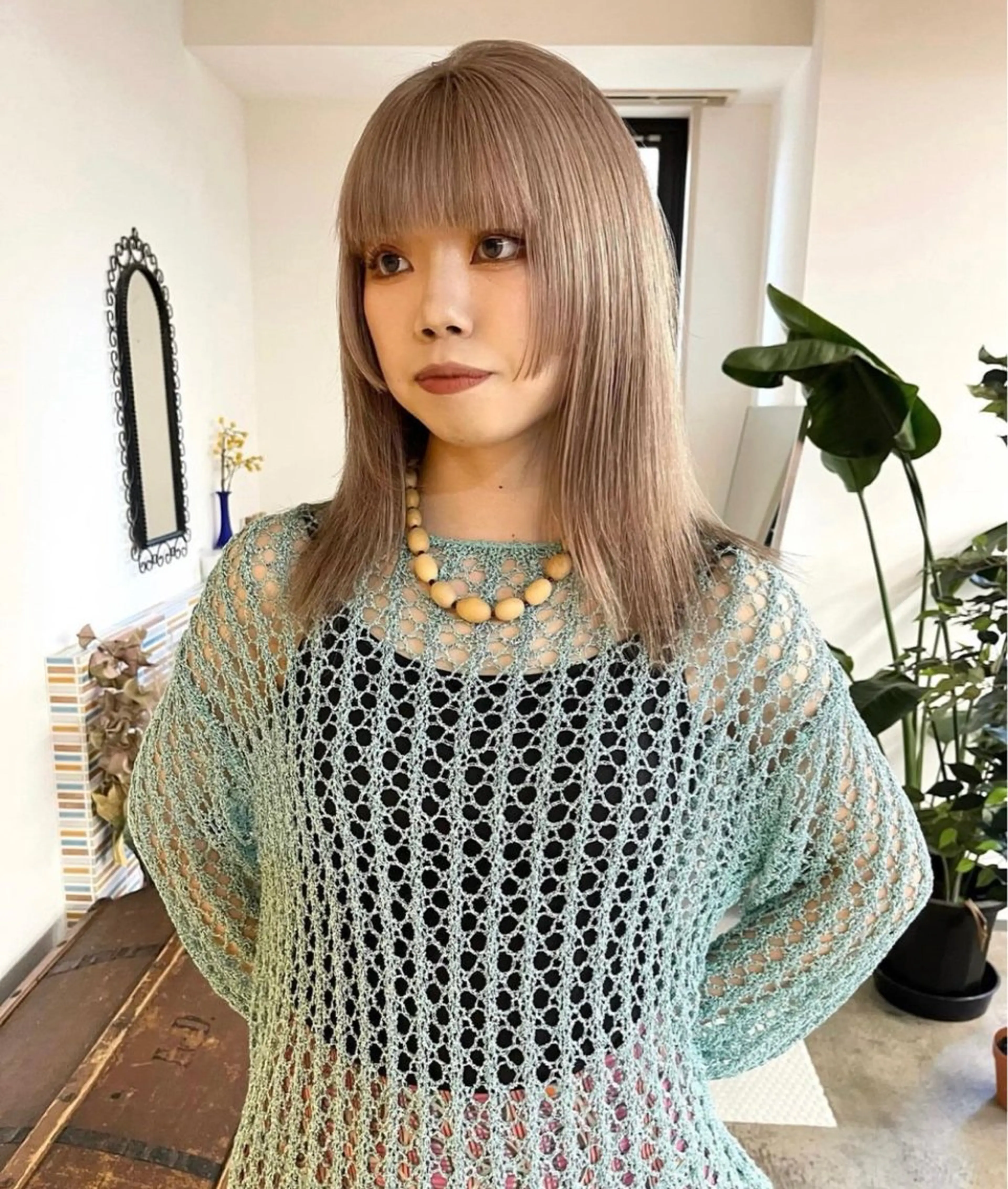 セミロング カラー ベージュカラー ブリーチ ホワイトベージュ ブリーチ透明感 mikaのヘアスタイル