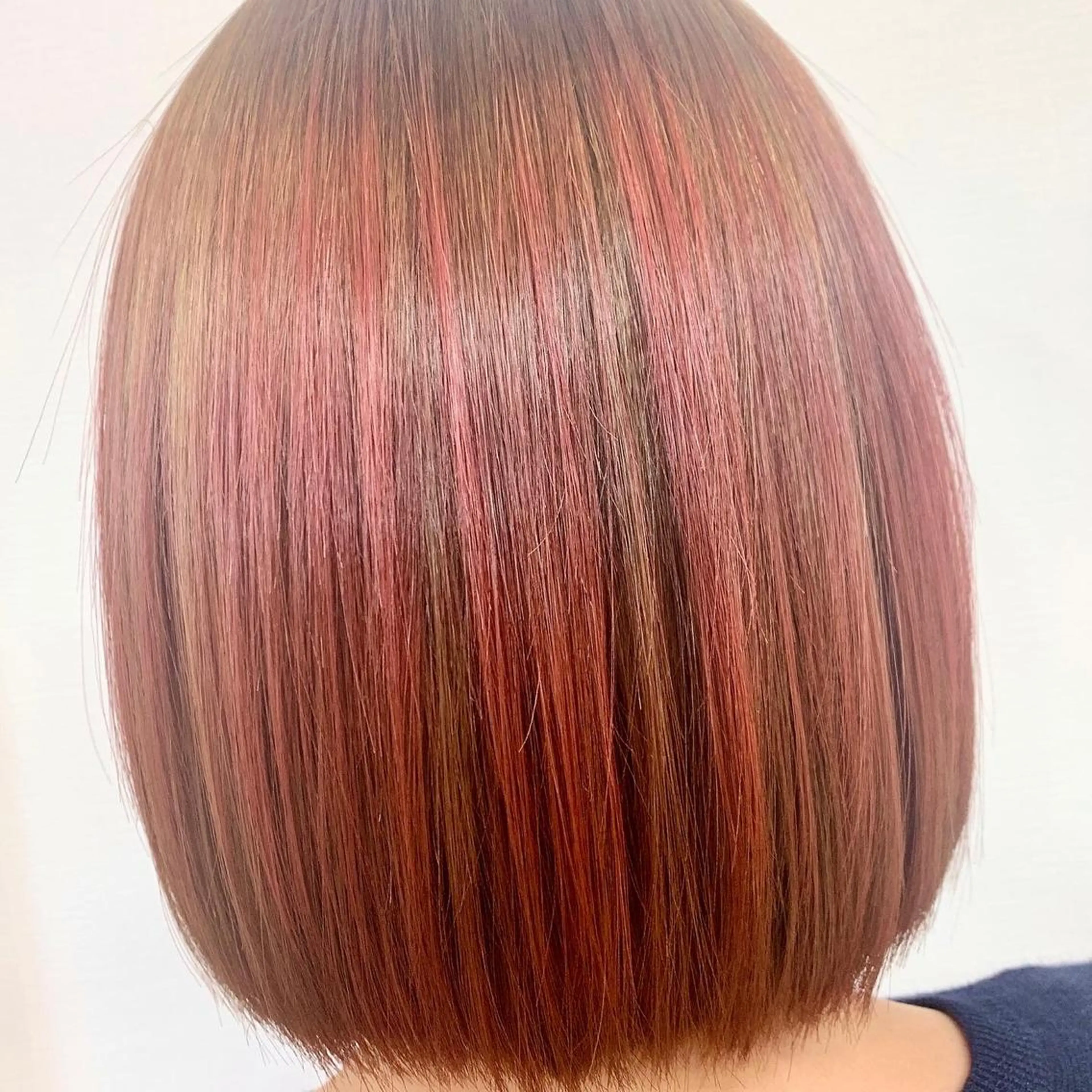 ショート カラー ハイライトカラー イルミナカラー ハイライト カット ヘアカラー トリートメント ヘアサロンCHARM所属・🌈ハク ユヒのヘアスタイル
