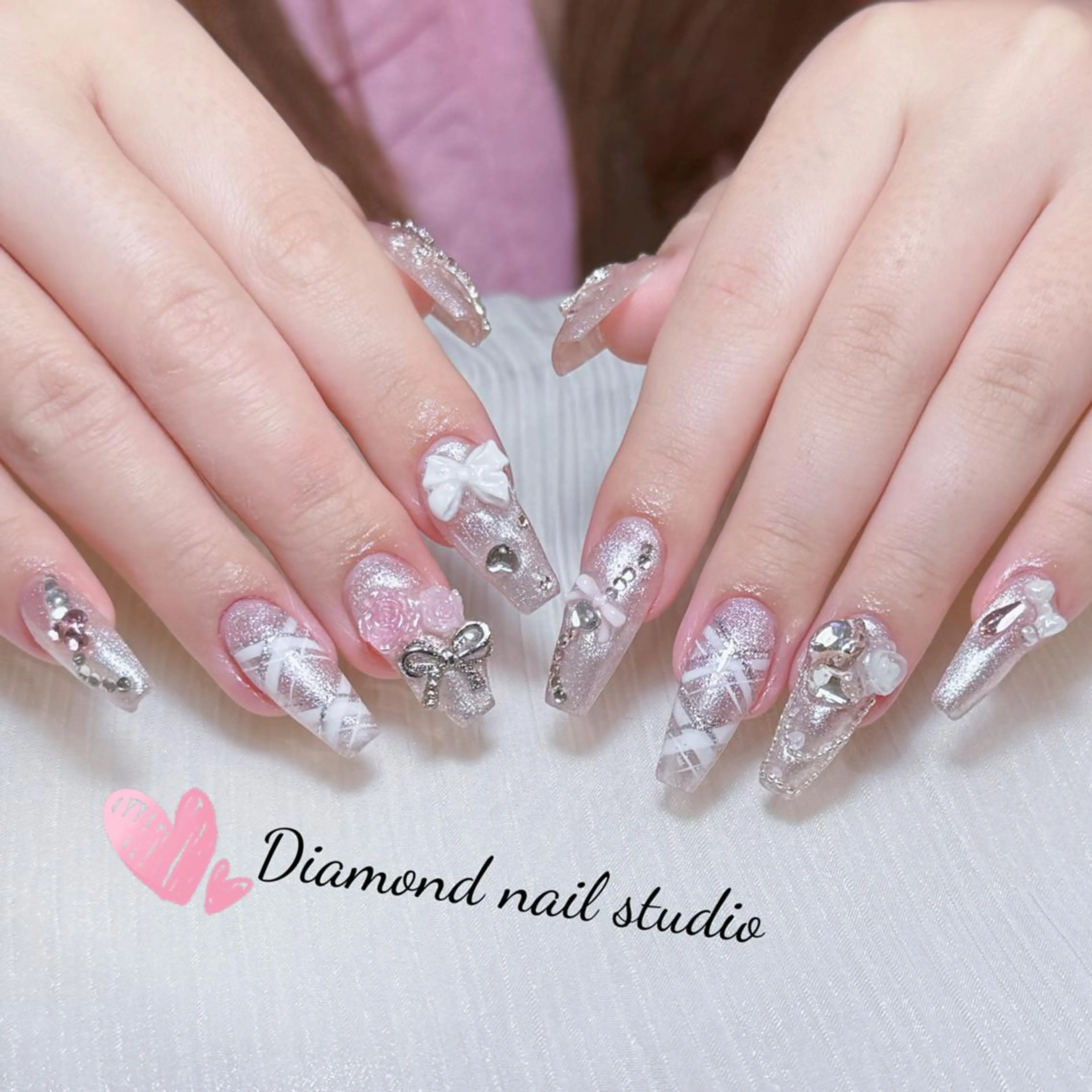 ネイル アートネイル オーロラネイル ガーリー キラキラネイル マグネットネイル ハンドネイル DIAMOND 💦のネイルデザイン