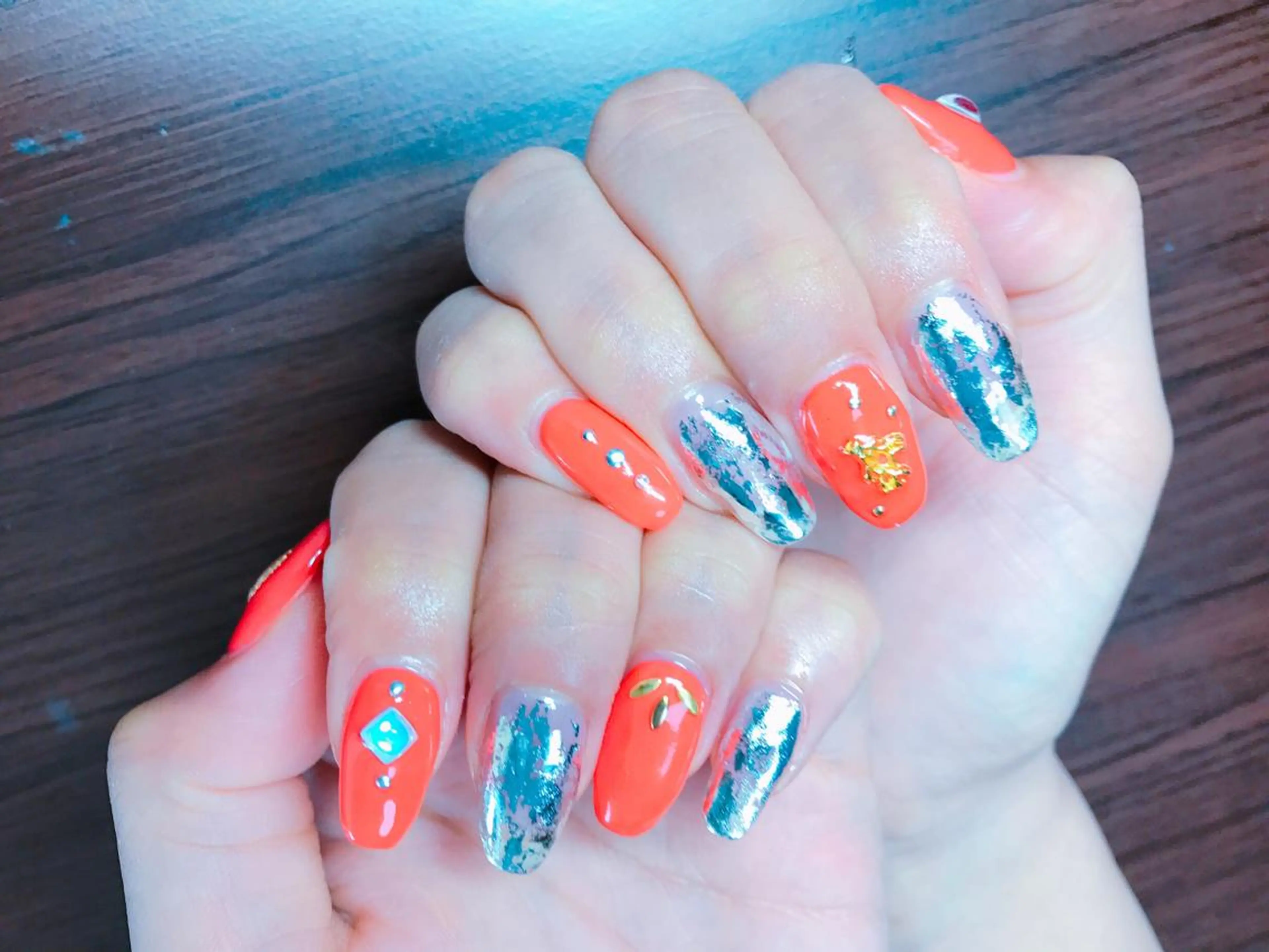 ネイル オレンジ 【カメレオン】 上村 祥子のヘアスタイル