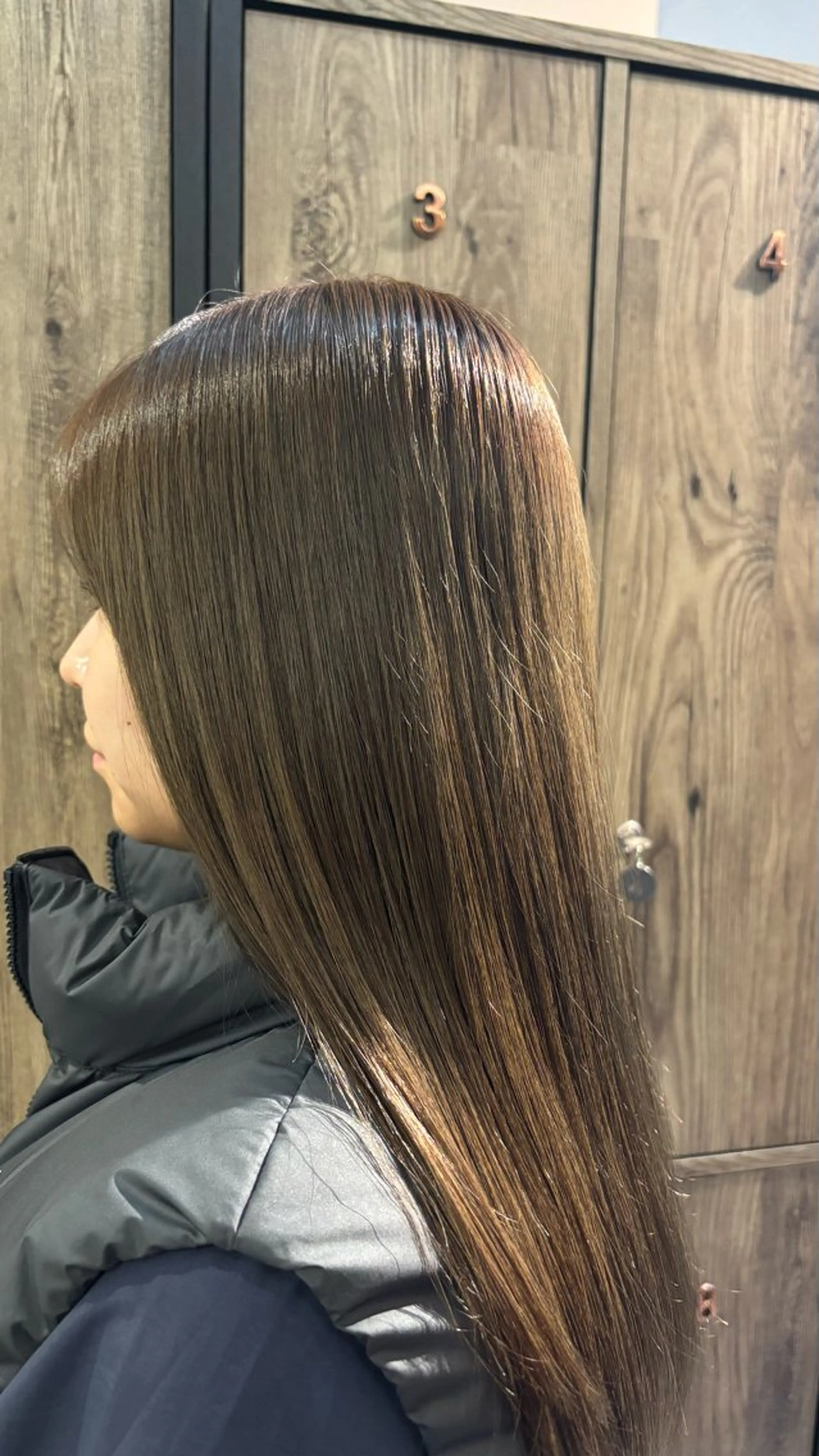 セミロング ヘアカラー 脇田 光樹のヘアスタイル