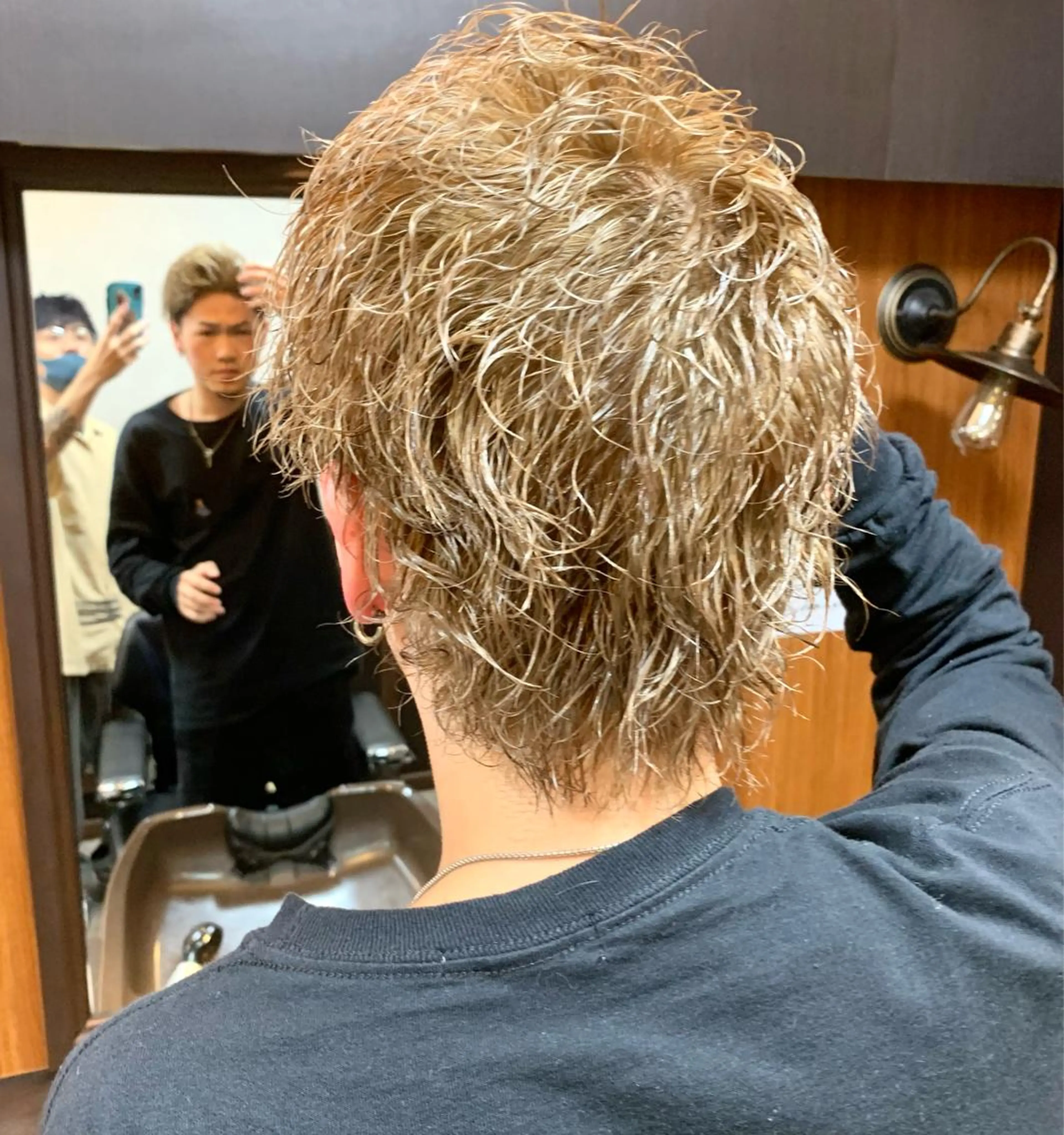 ショート カラー パーマ ブリーチ ハイトーンカラー 福留 叶太のヘアスタイル