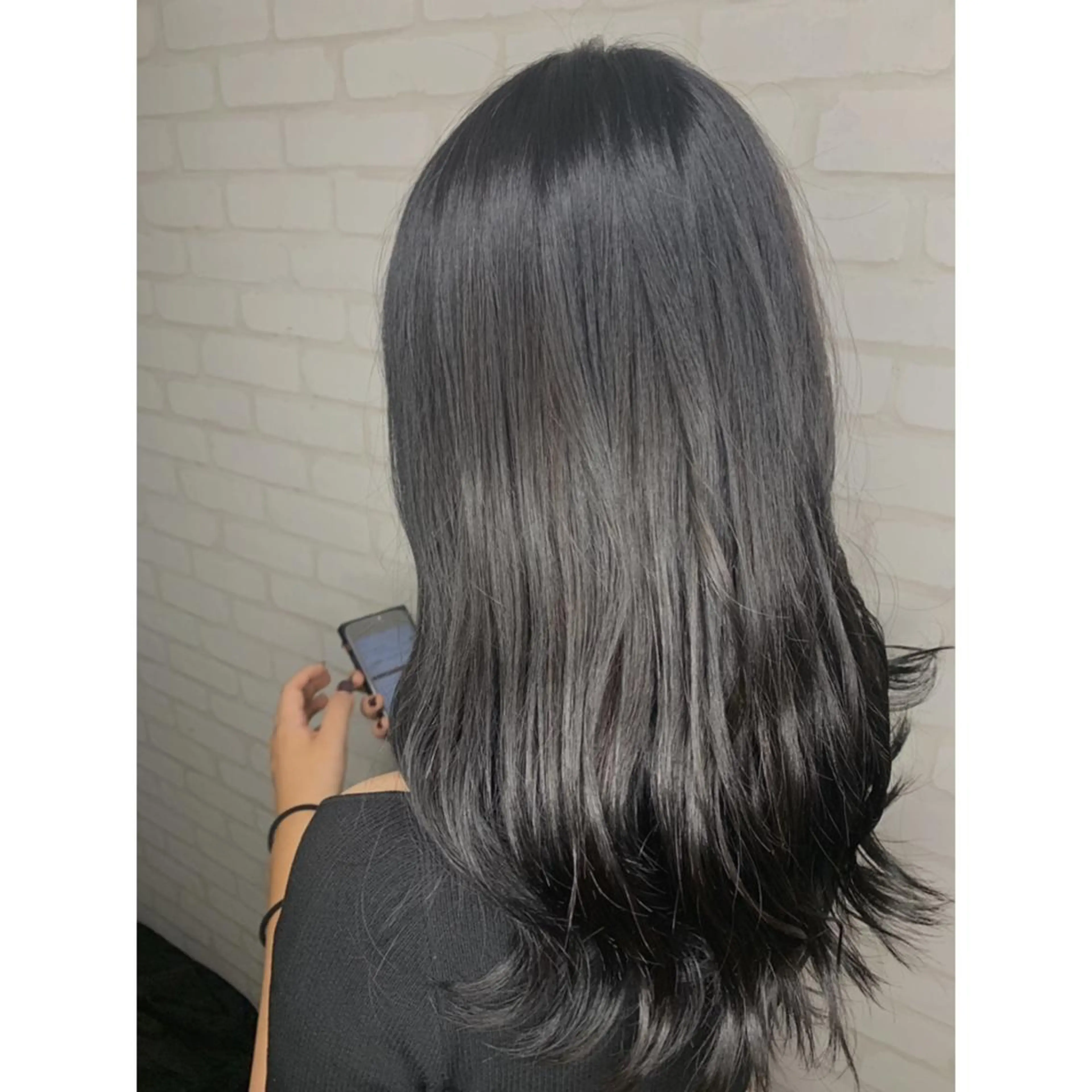 セミロング カラー アッシュ アッシュグレー ブリーチ 透明感カラー ブリーチなしカラー TELA HAIR牛久店所属・透明感カラー✨ 吉田大樹のヘアスタイル