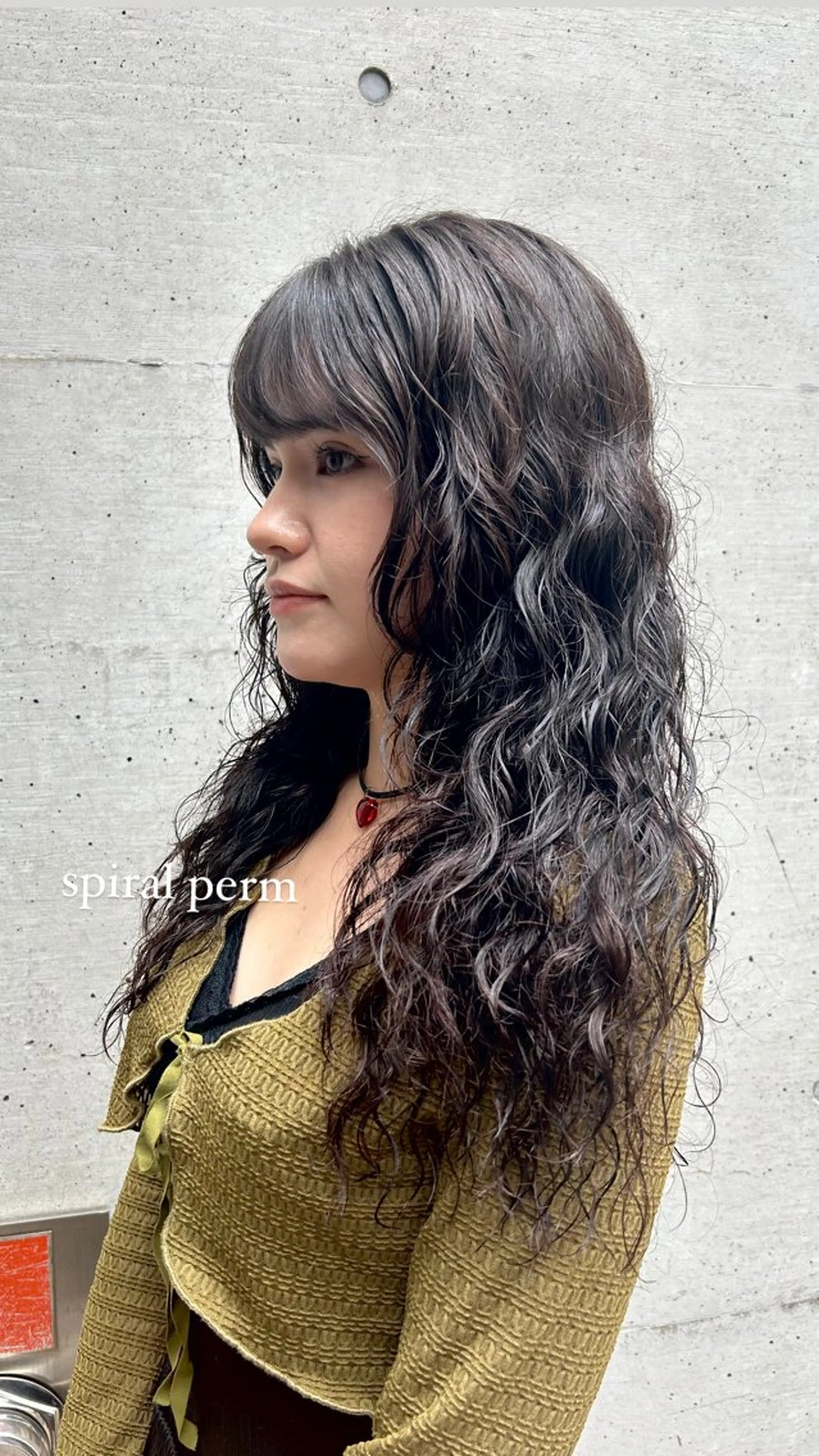 ロング パーマ カット パーマ ミウラナツサ 🖤レイヤーカットのヘアスタイル