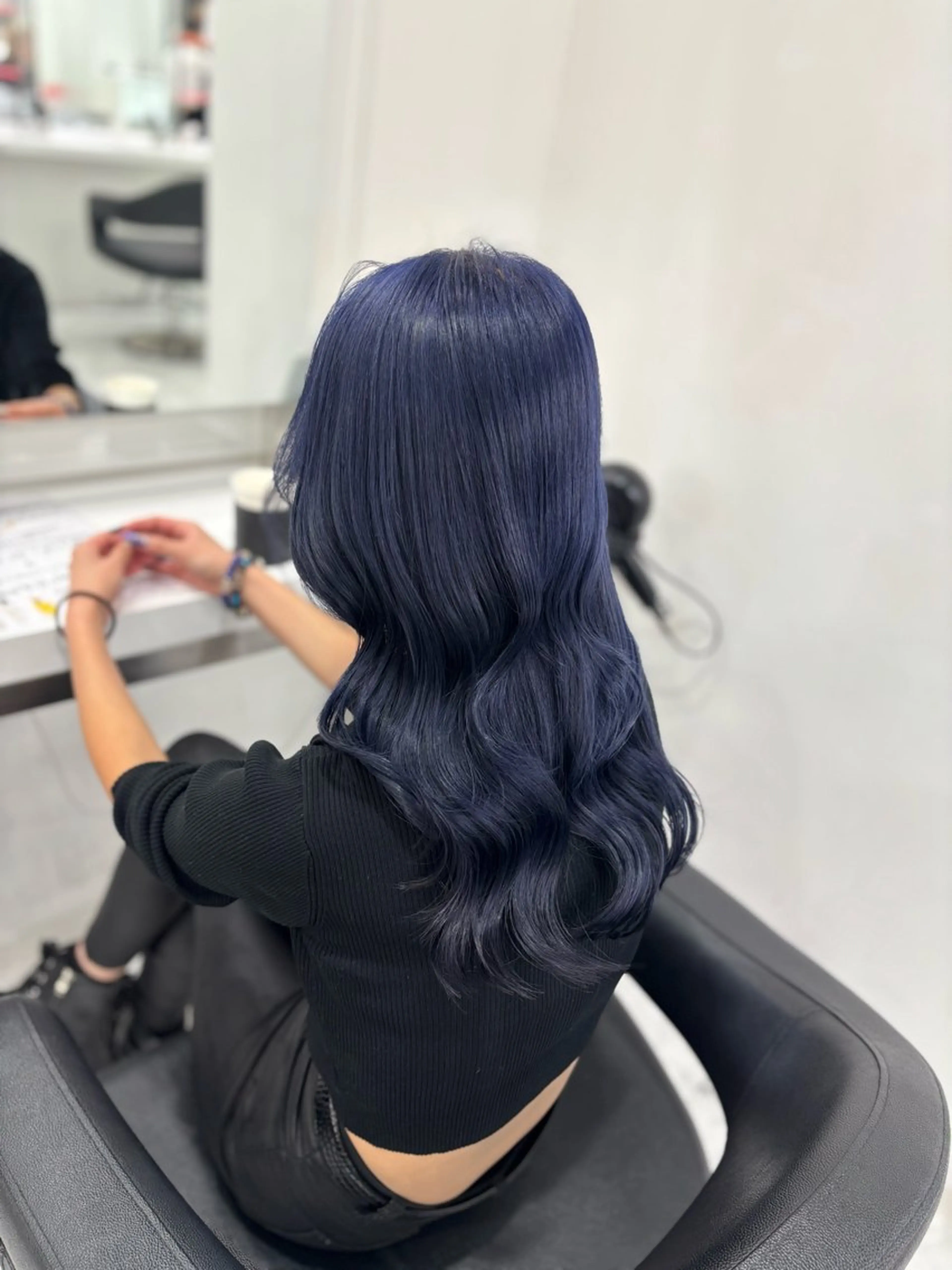 セミロング カラー ブリーチ ブルーカラー ネイビーカラー 💗トレンド暖色ヘア Natsumi 💗のヘアスタイル