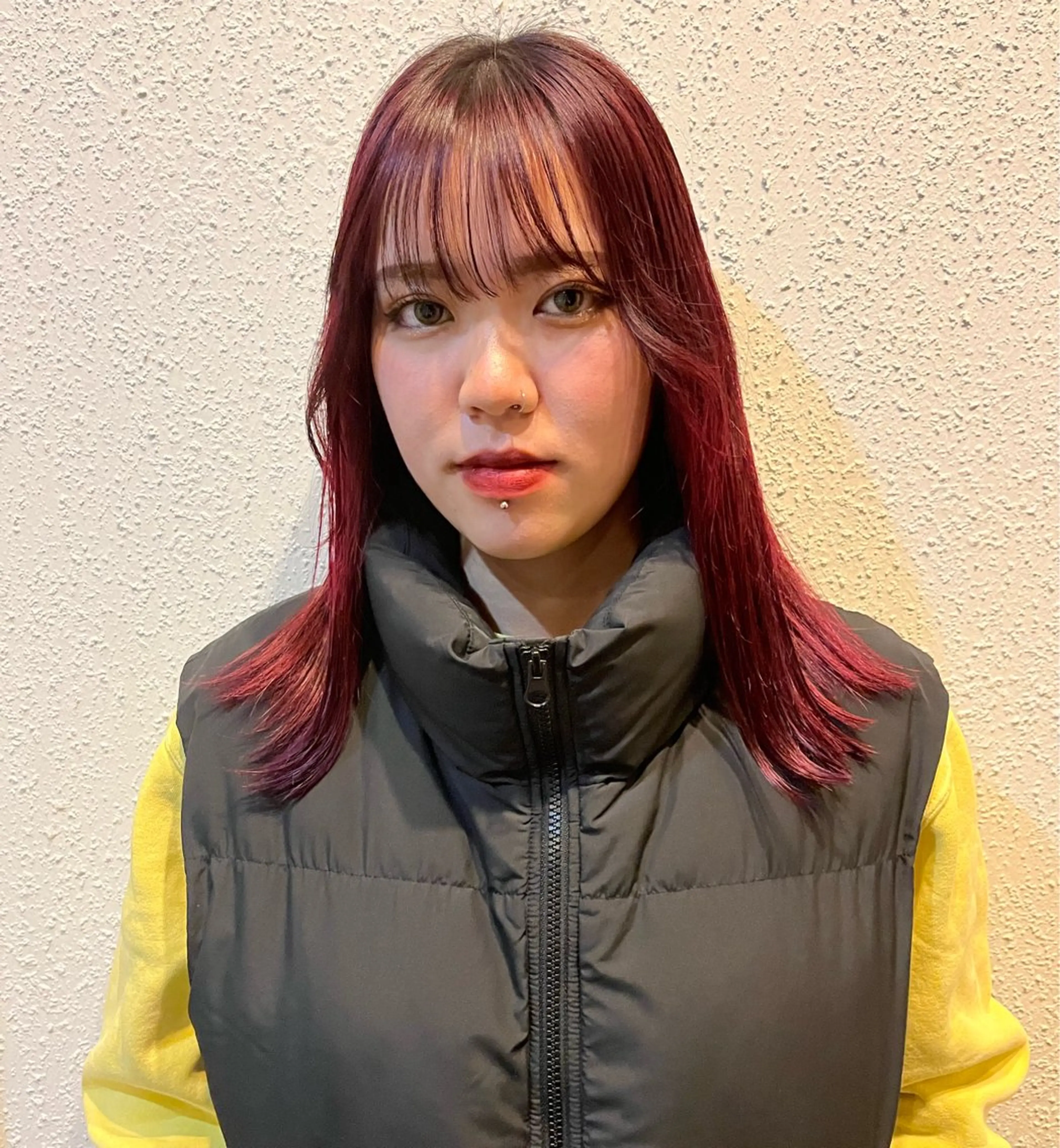 ミディアム カラー レッドカラー 松野 心音のヘアスタイル