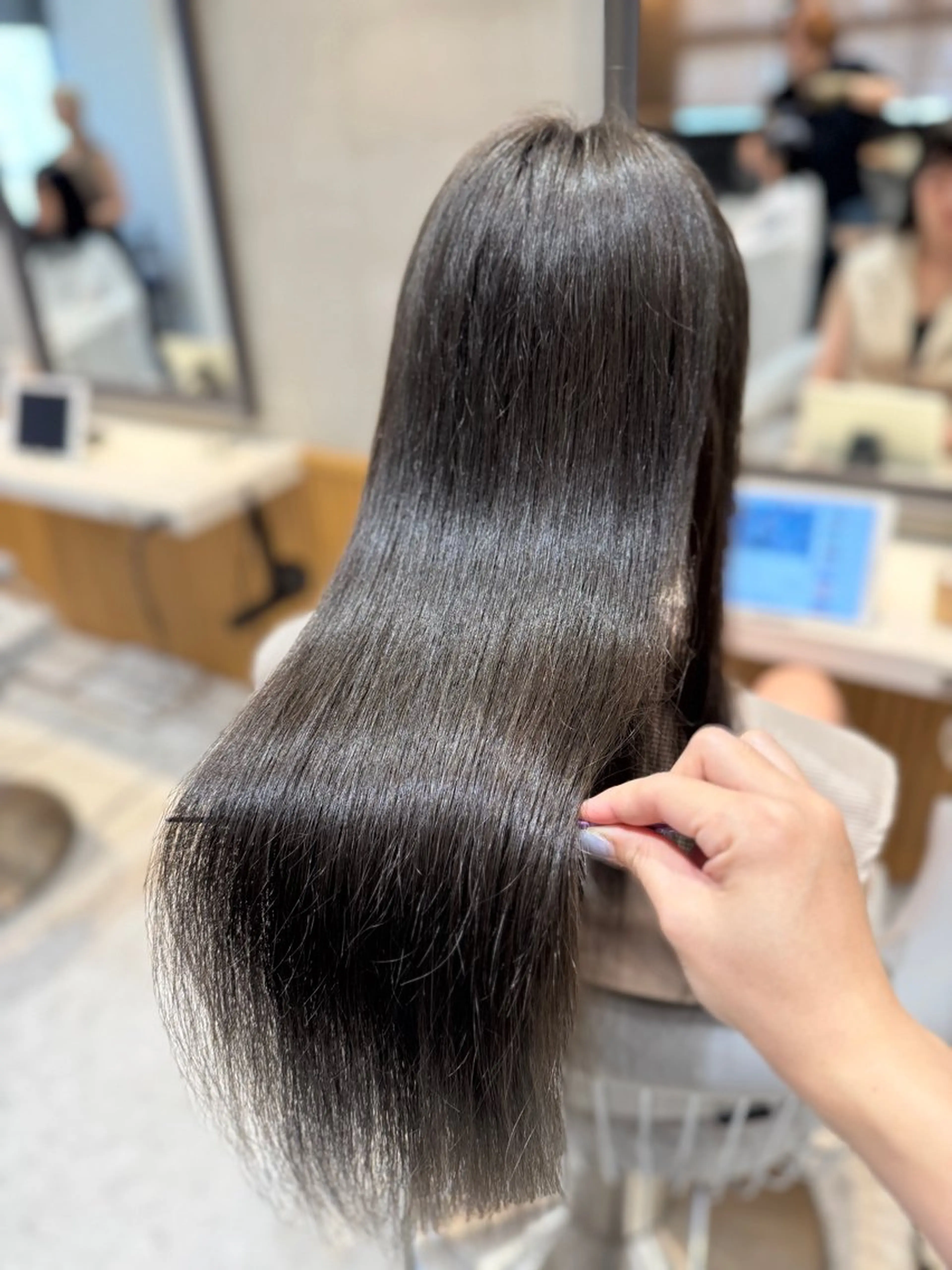 ロング カラー グレージュ オリーブグレージュ オリーブグレー ヘアカラー Lond Bloom所属・🎀はるか ブリーチ なしダブルカラー🎀のヘアスタイル