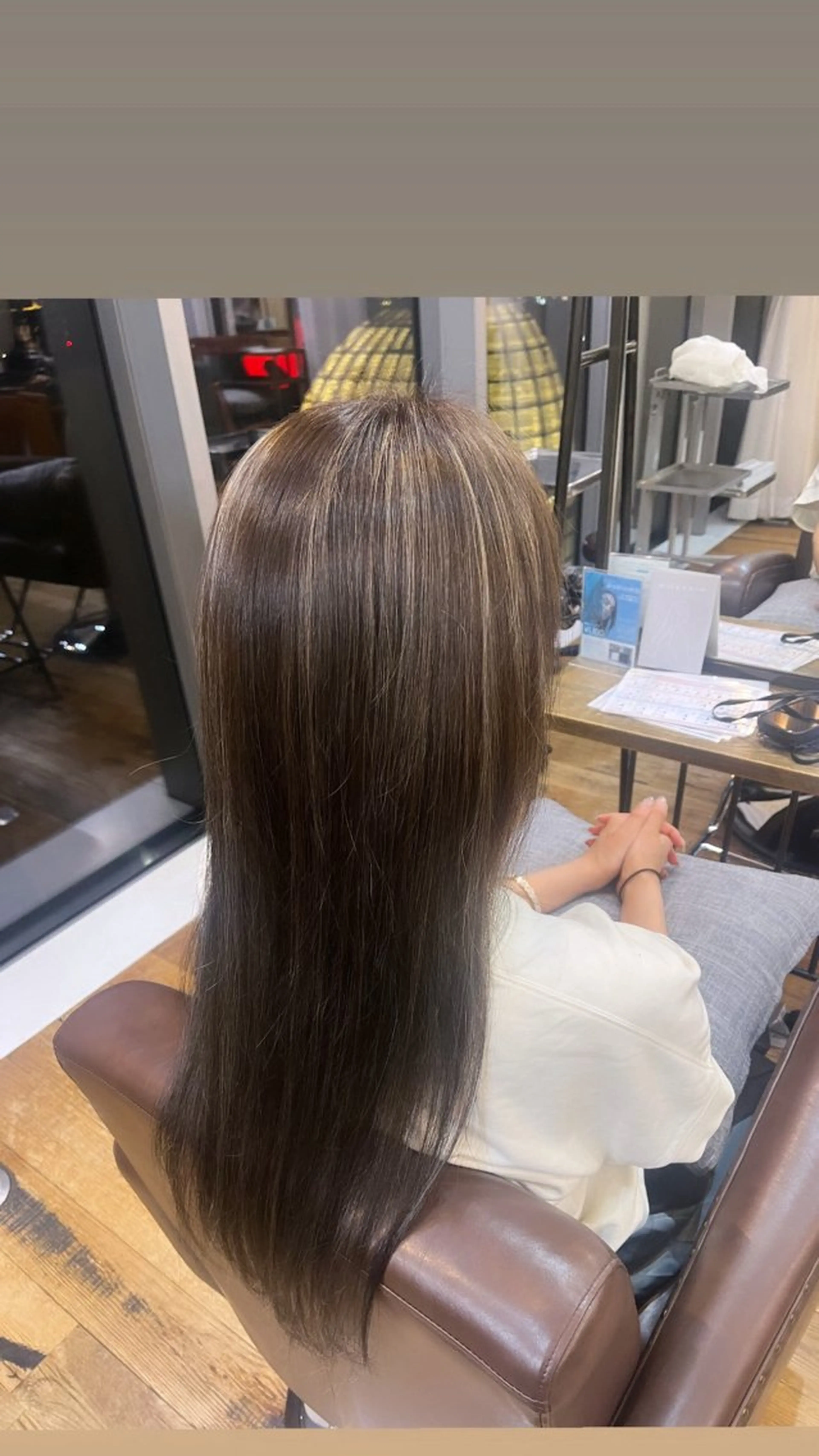 カラー ハイライトカラー ヘアカラー トリートメント 東 茉央のヘアスタイル