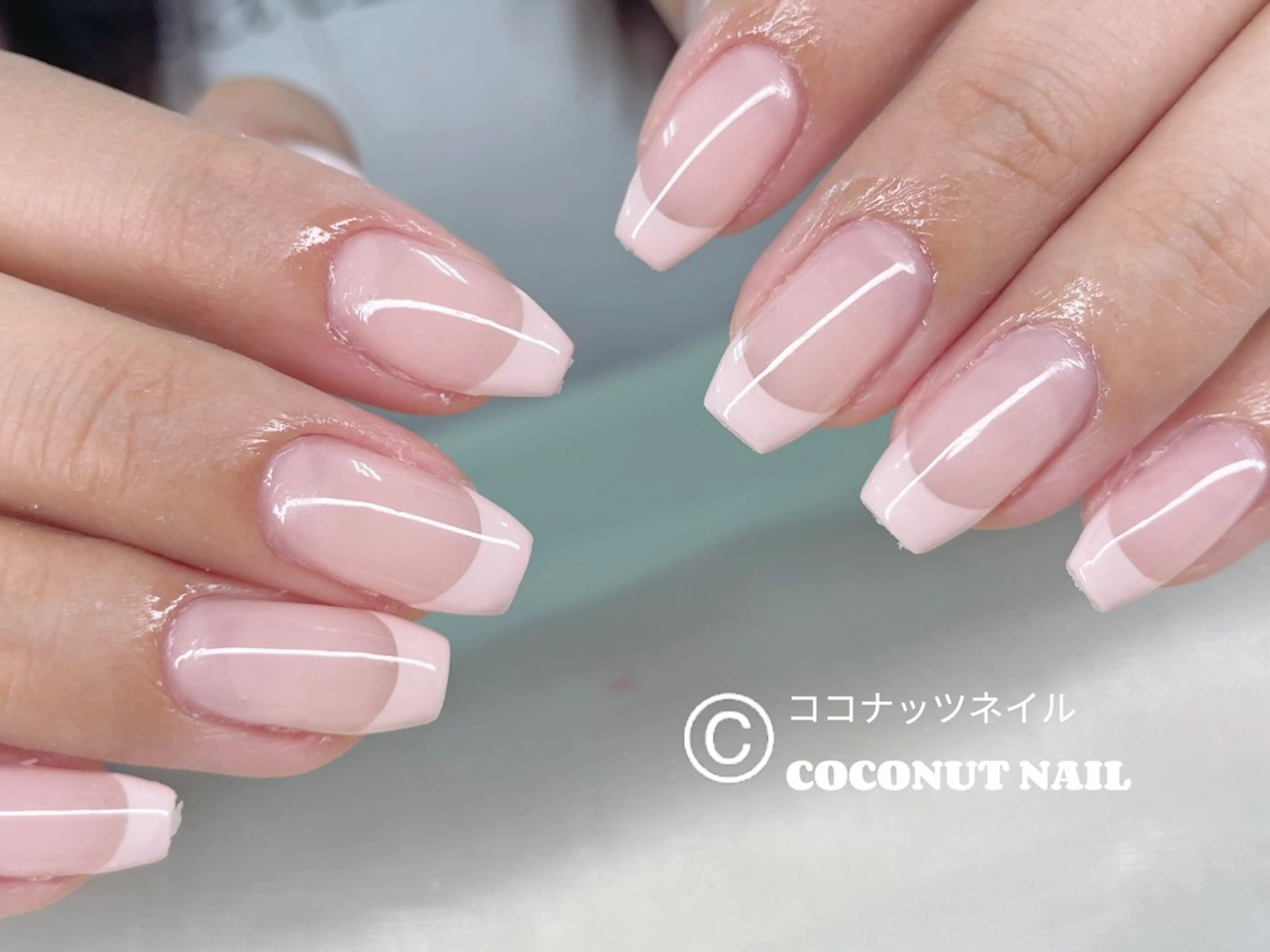 ヘアアレンジ ハンドネイル 神田 ココナッツのネイルデザイン