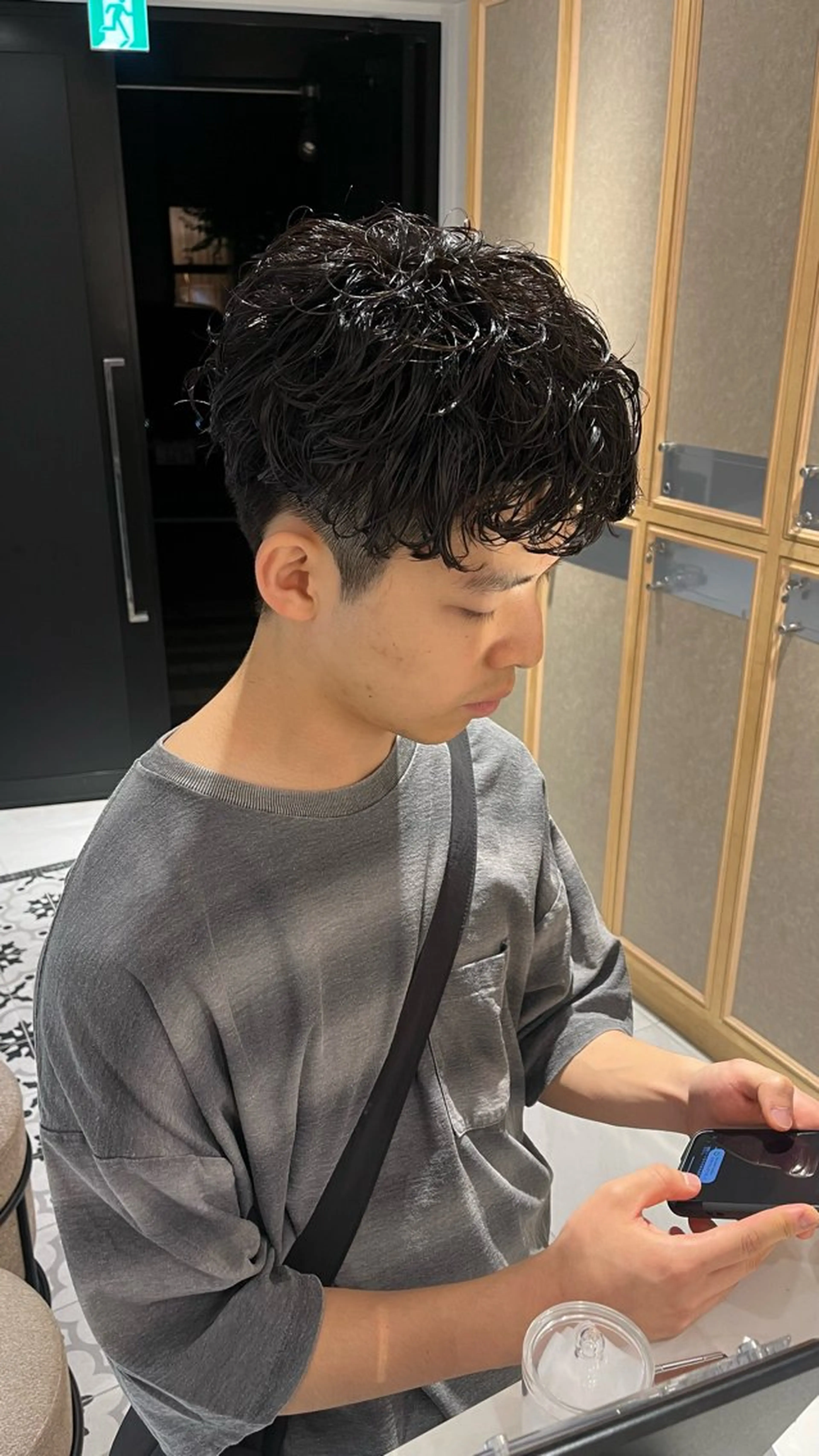 メンズ カット パーマ ヘッドスパ るり 暗髪・艶カラーのヘアスタイル