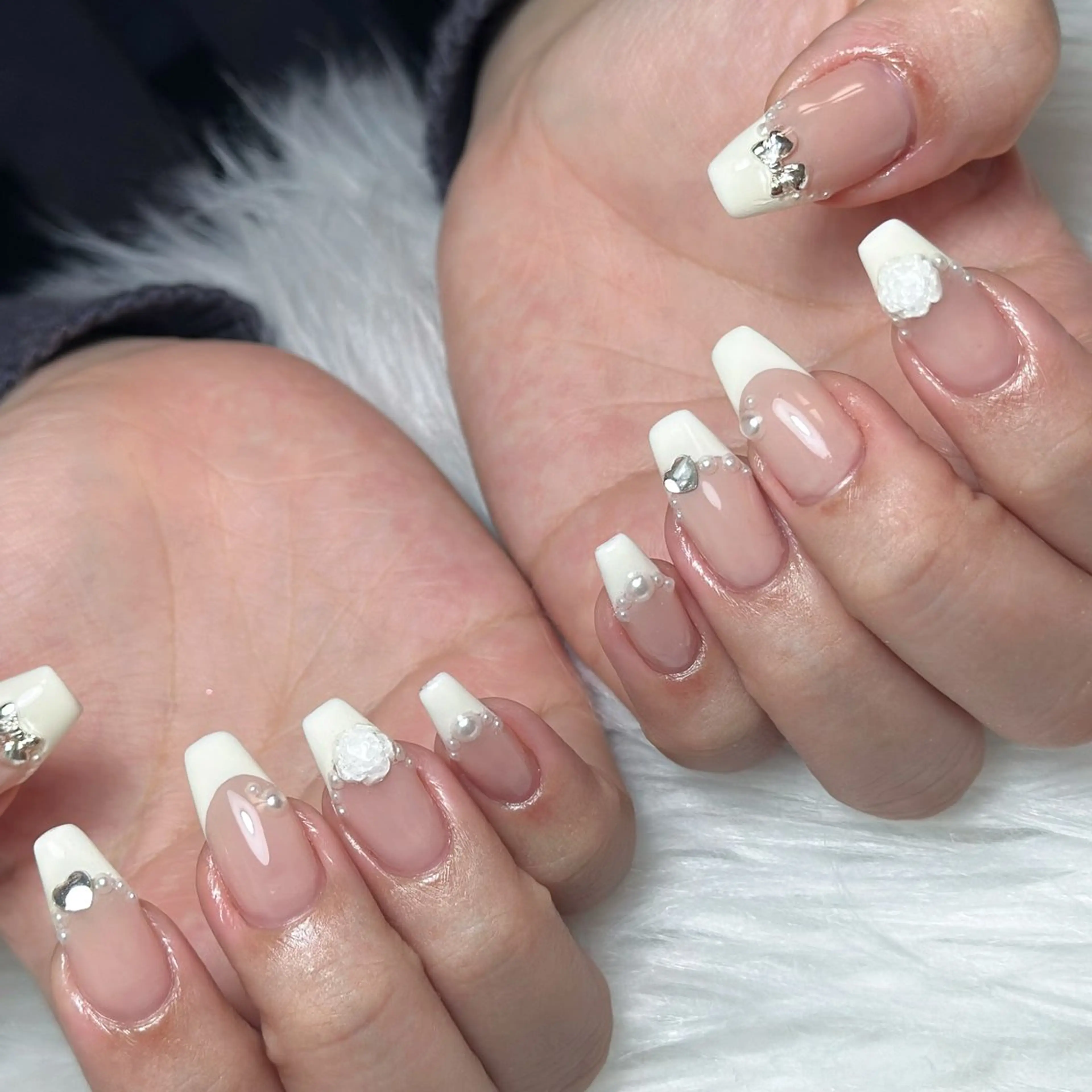 ネイル 長さ出し グラデーション キラキラネイル 韓国ネイル ラメ(グリッター) ハンドネイル ハンドケア Chisa Nail Studio所属・リ リのネイルデザイン