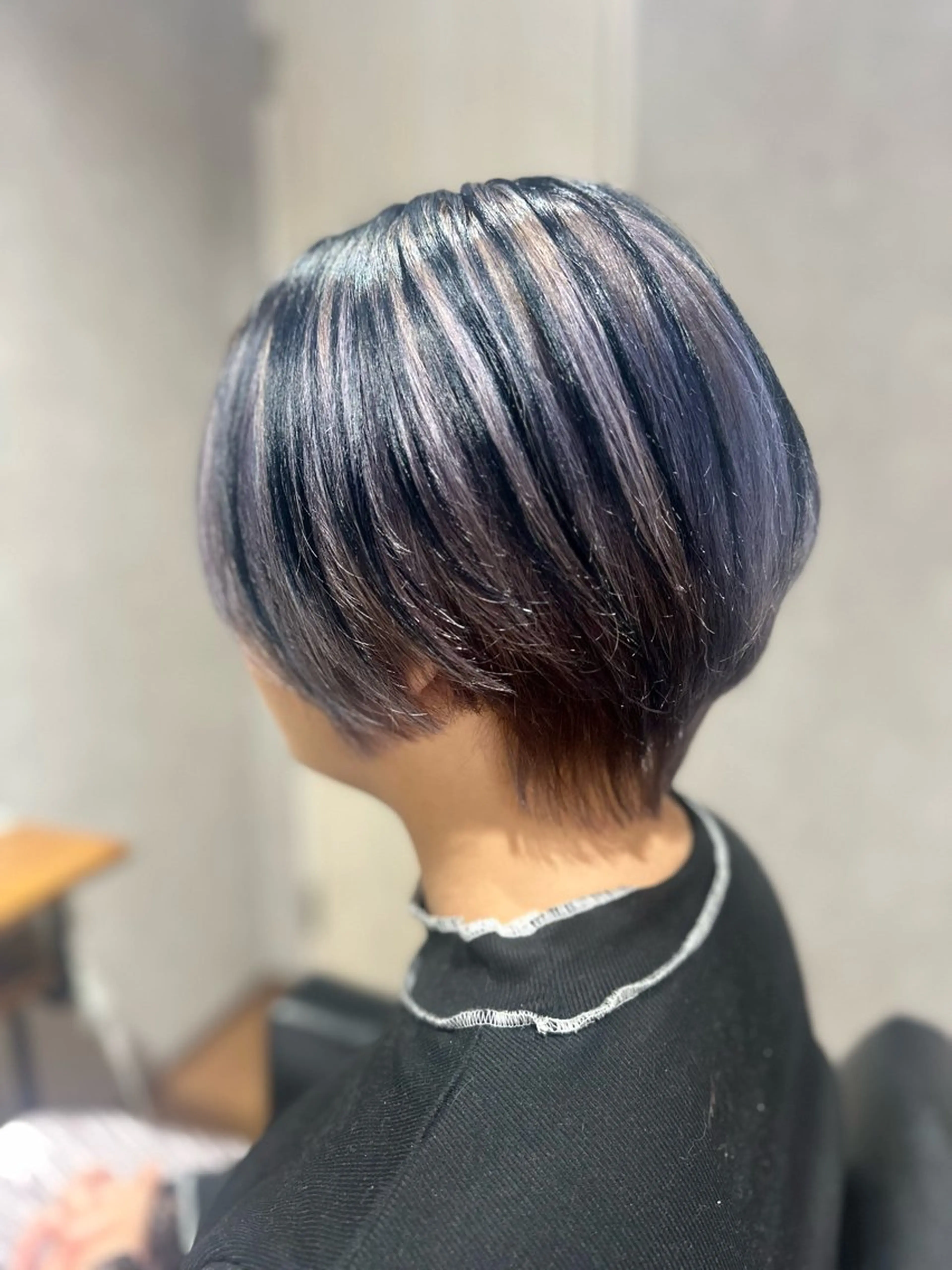 ショート ヘアカラー ✂️秋葉原 🤍YURI🤍のヘアスタイル