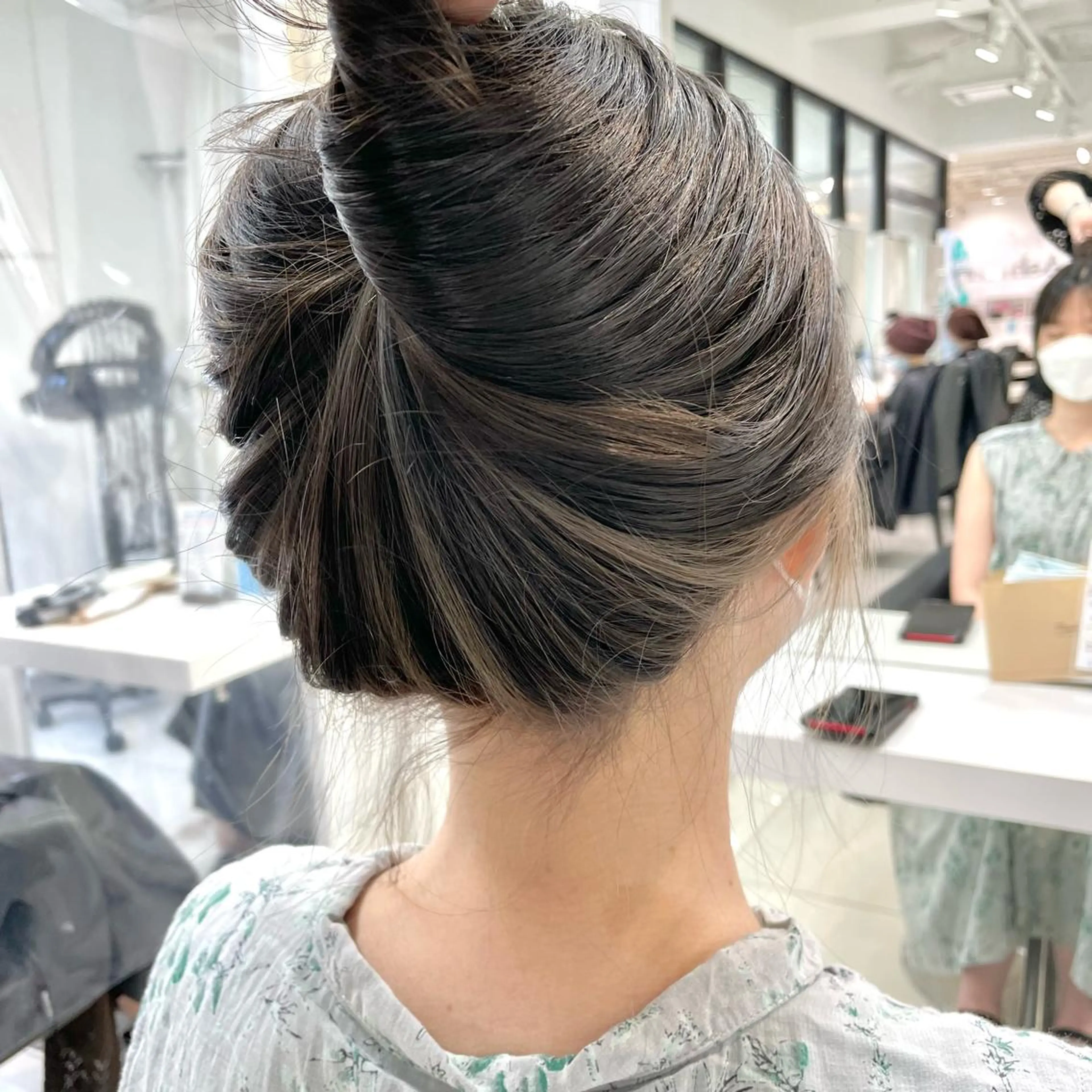 ロング カラー ヘアカラー トリートメント 【デザインカラー】 粥川佳日望のヘアスタイル