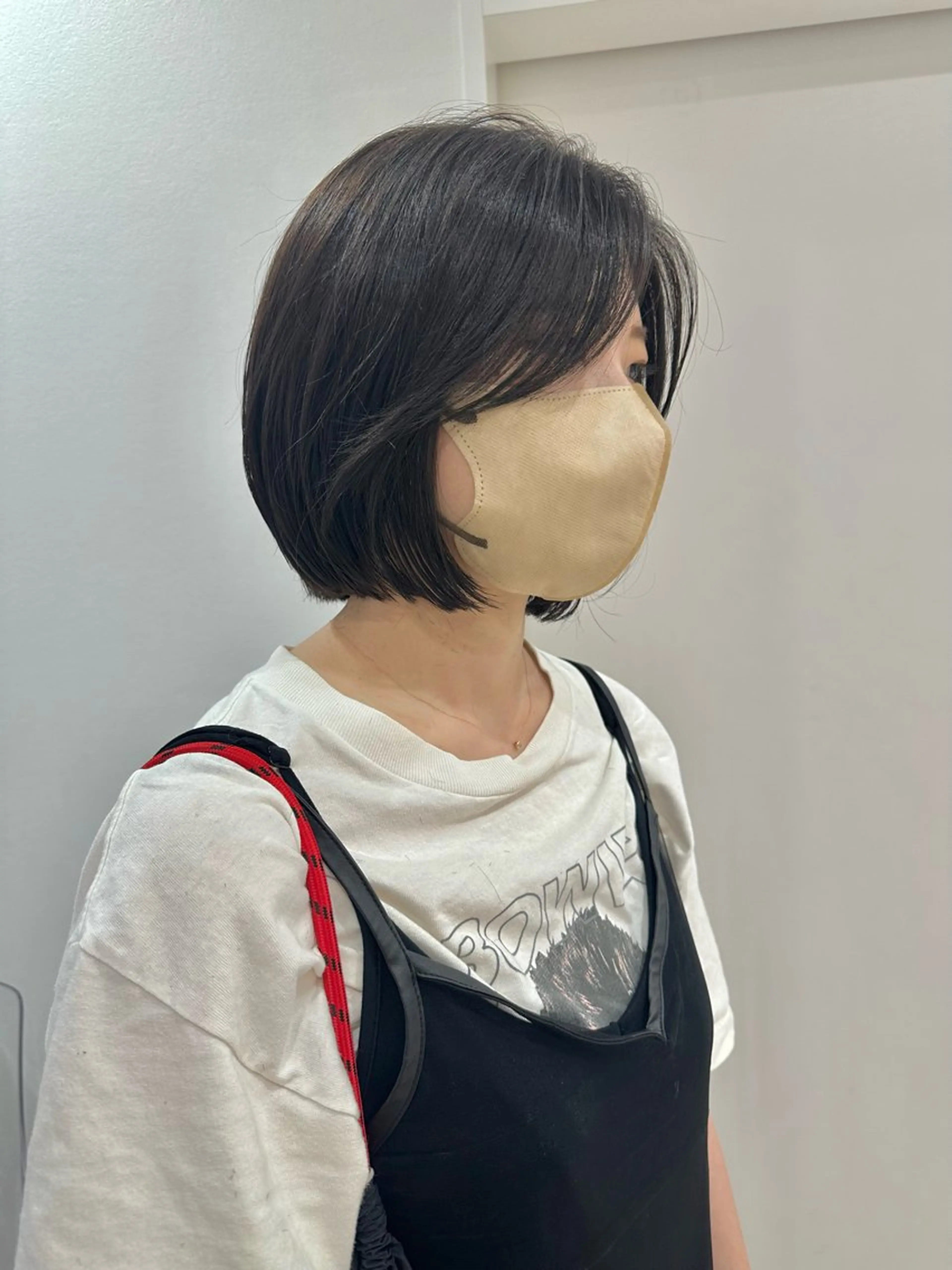 ショート カット ヘアカラー かえ🩶韓国ボブ🎀 透明感カラー🥣のヘアスタイル