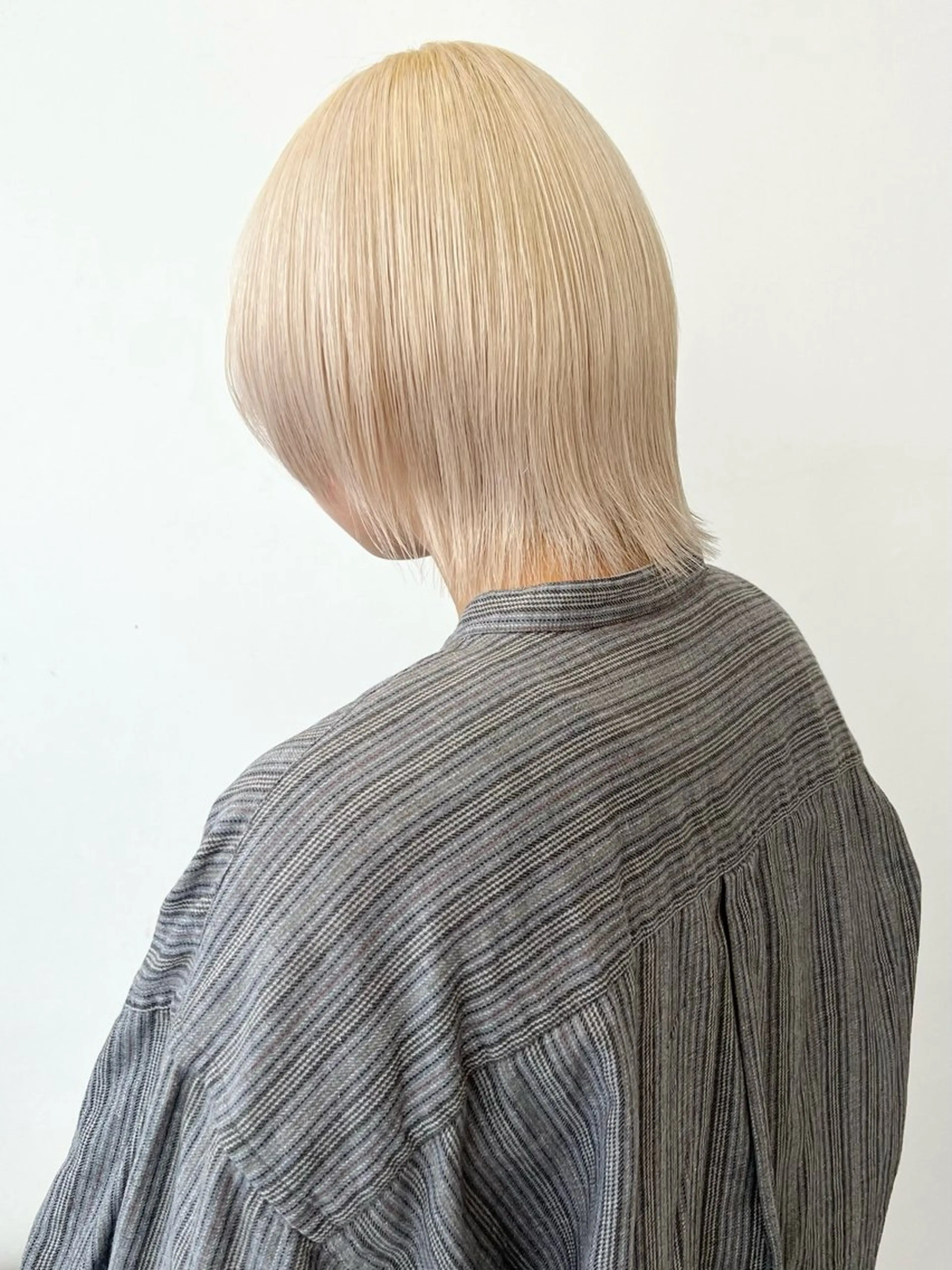 ショート カラー ブリーチ 抜きっぱなしブロンド ブロンド ケアブリーチ ダブルカラー ヘアカラー トリートメント HARU//原宿🤍 リピート率NO.1のヘアスタイル