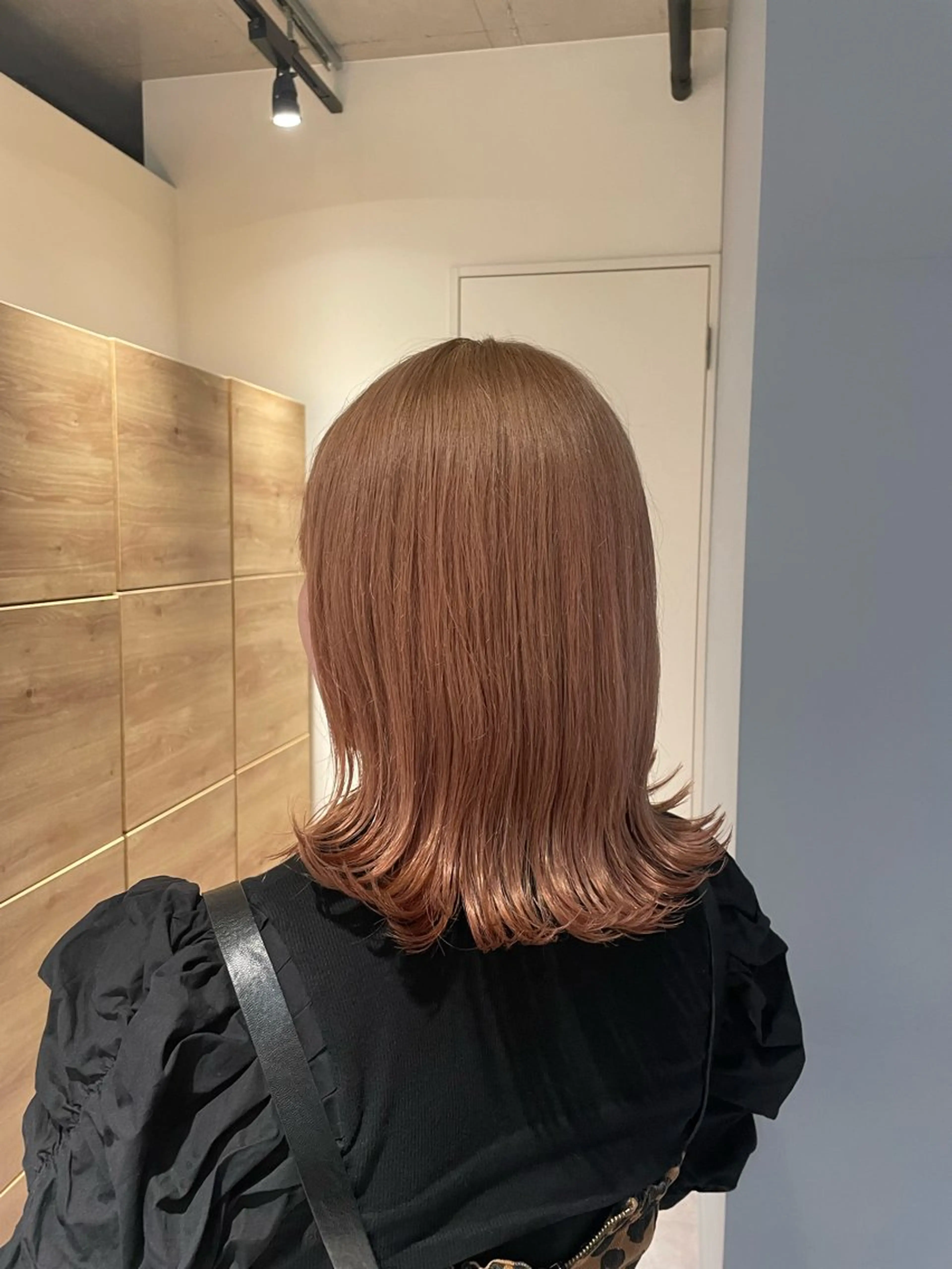 ミディアム 外ハネヘア カット トリートメント 葉月/ボブ/ 透明感カラー／中目黒のヘアスタイル