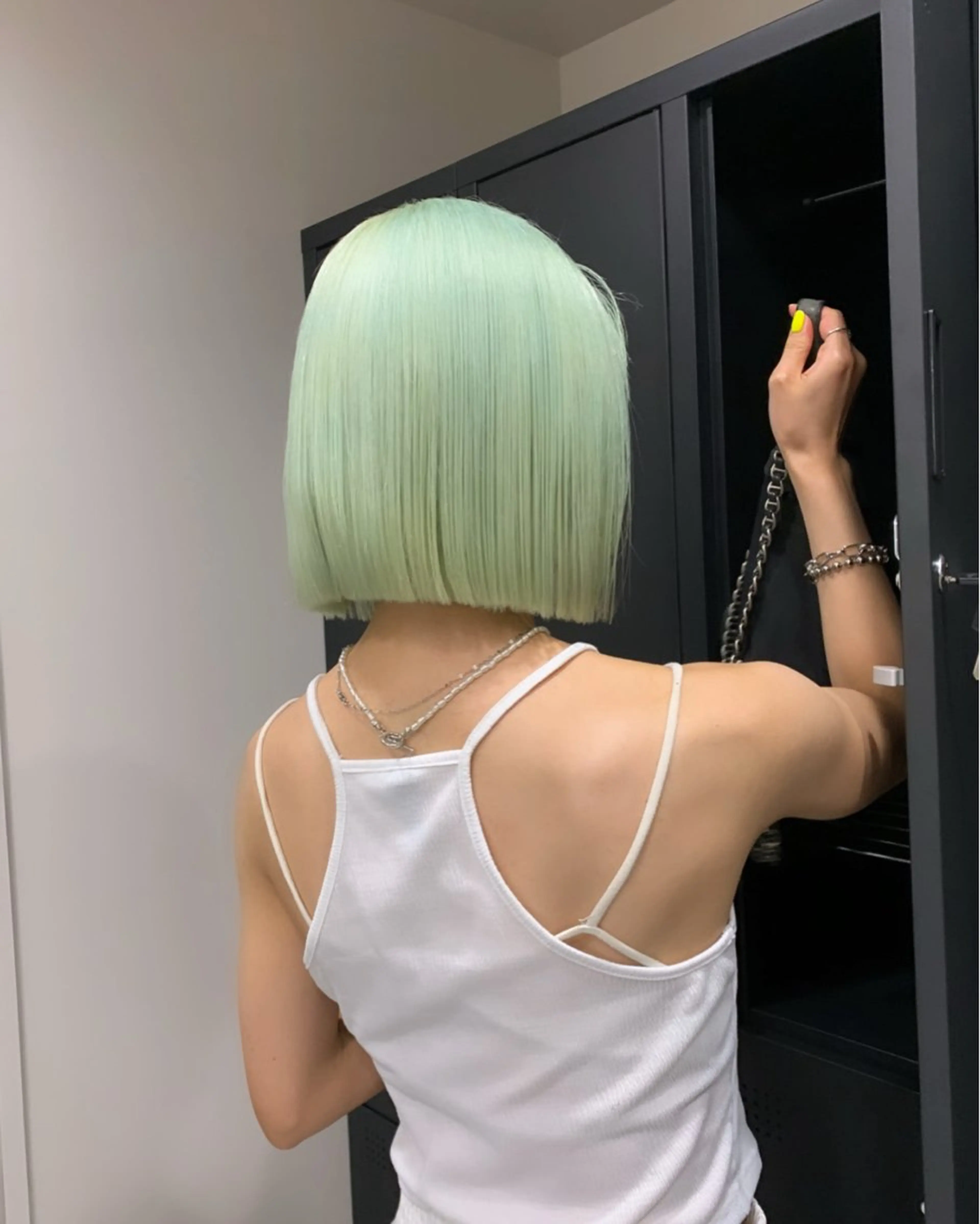 ミディアム ショート/ボブ/似 合わせ/顔周りカットのヘアスタイル