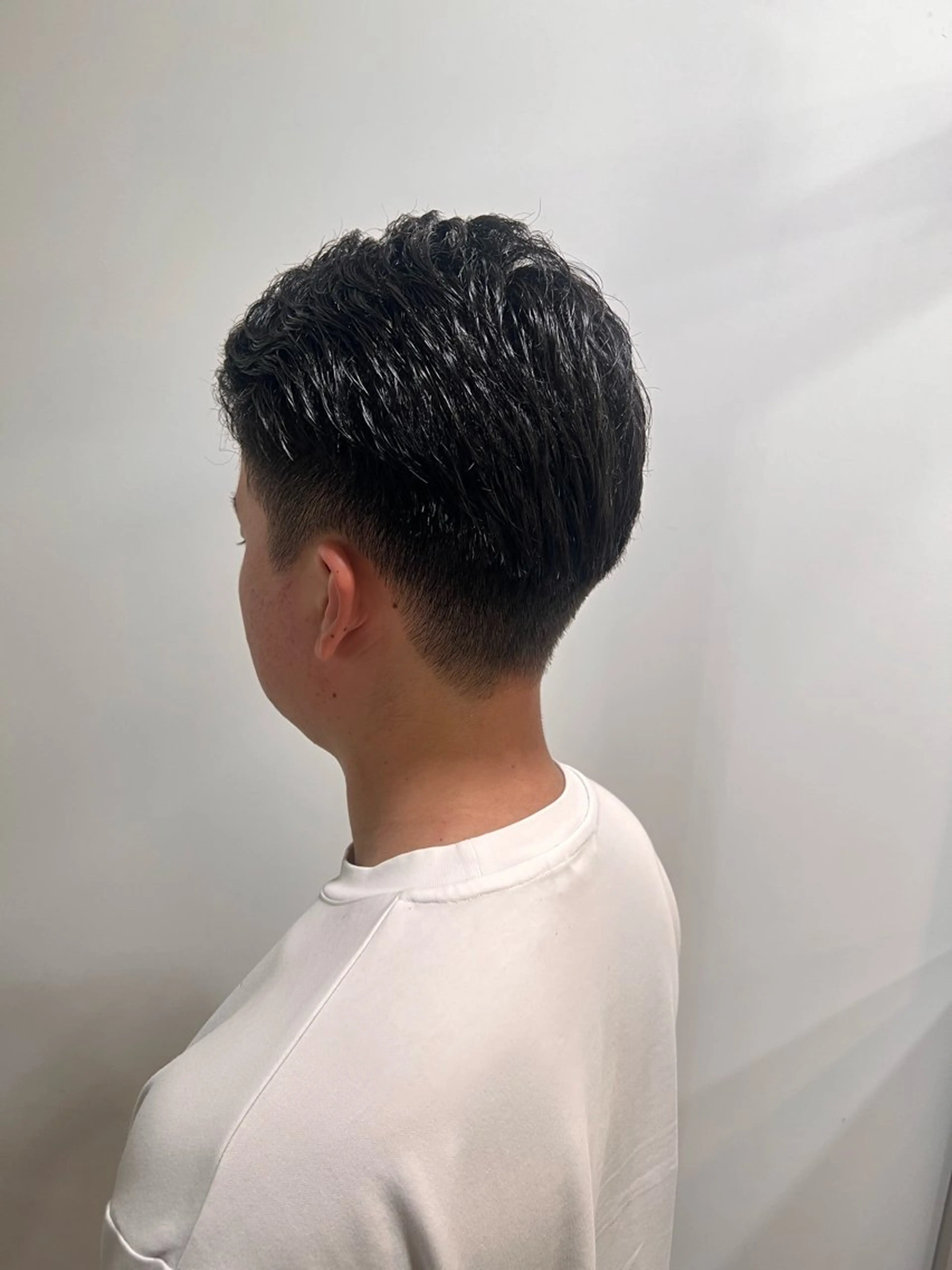 メンズ マッシュ 刈り上げ メンズベリーショート きむらなみか🪐 レイヤーモデルのヘアスタイル