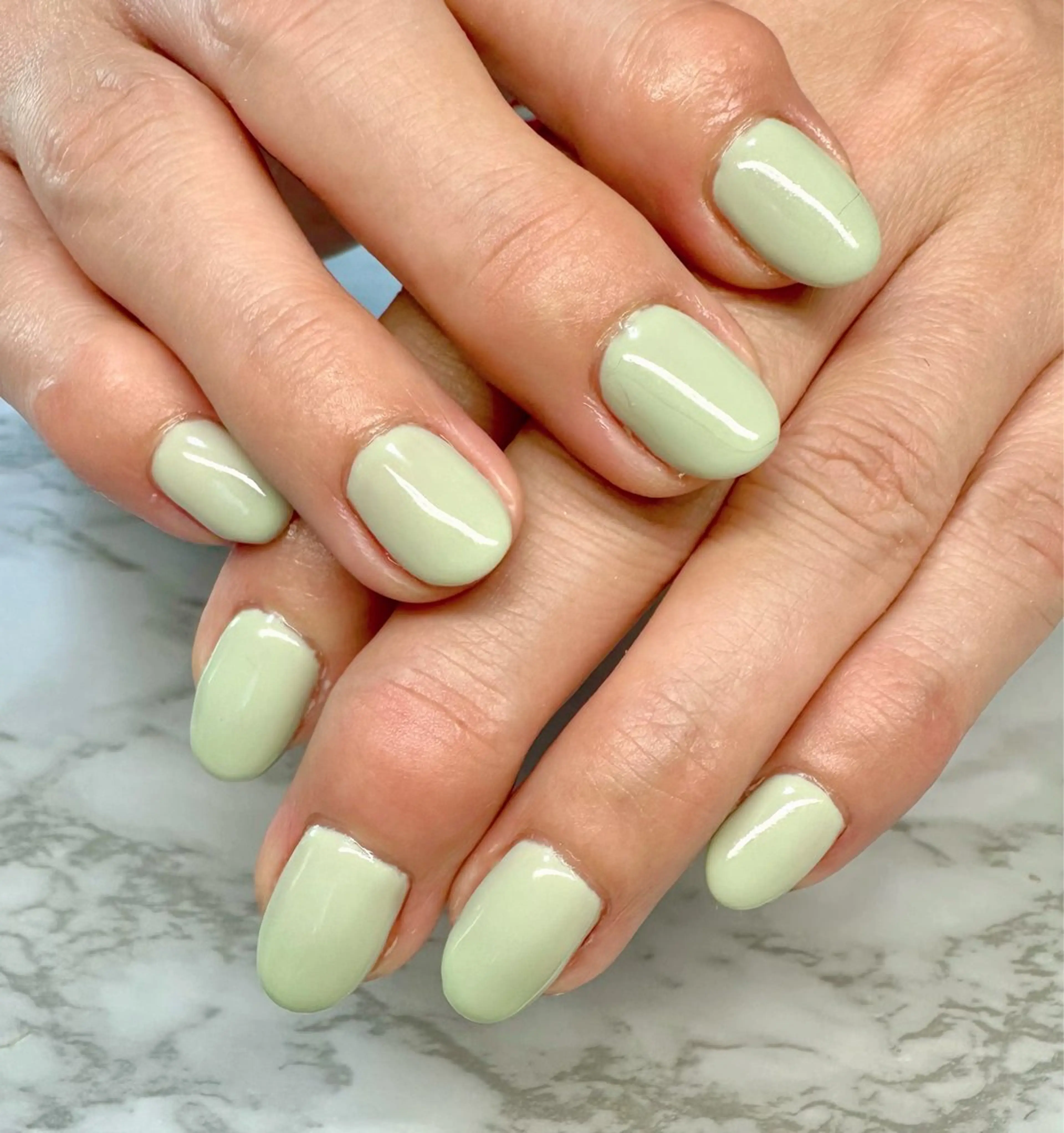 ネイル ニュアンスネイル ワンカラーネイル リボン 夏ネイル M.N_ nailのネイルデザイン