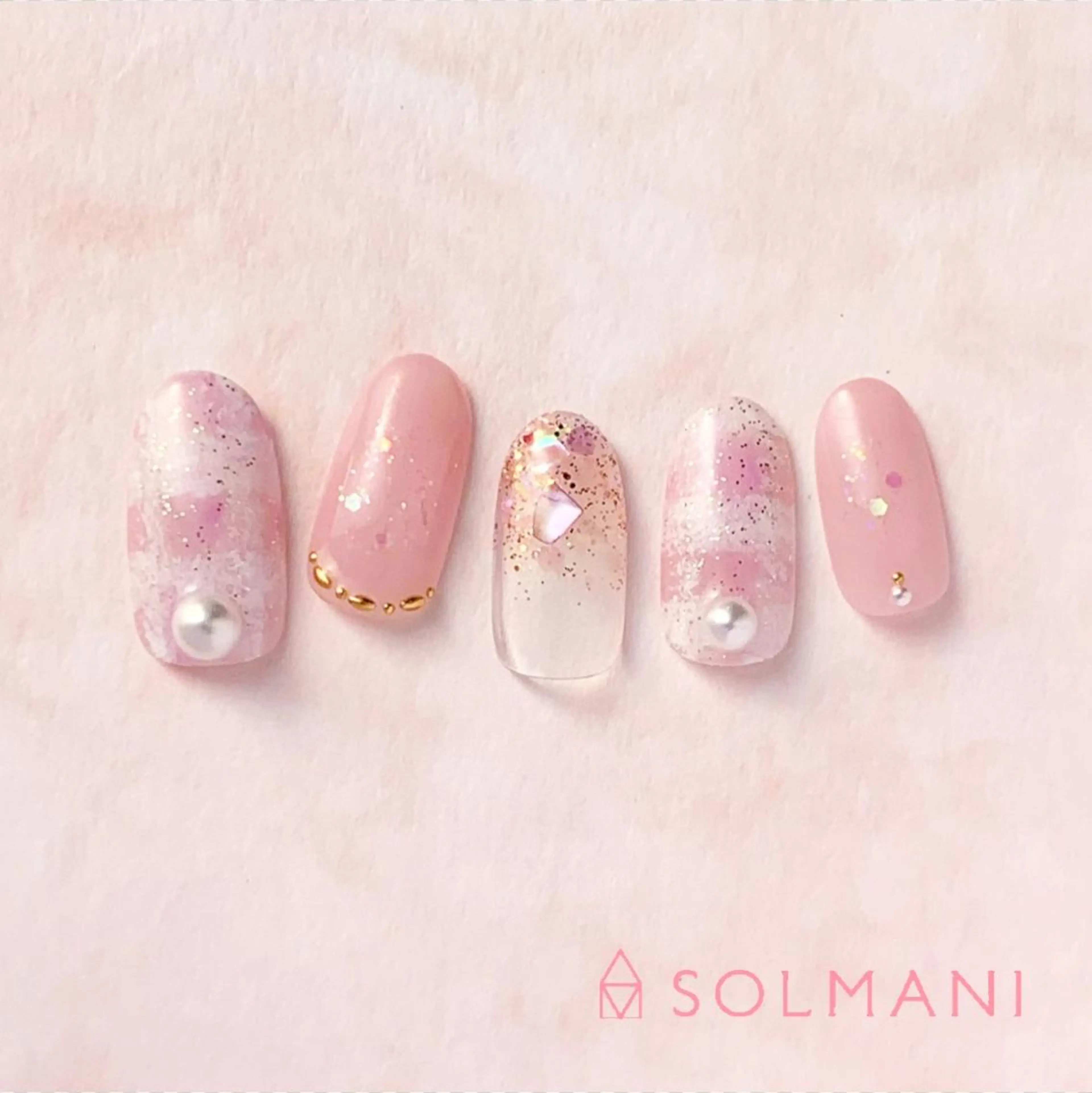 ネイル SOLMANI 予約担当のネイルデザイン