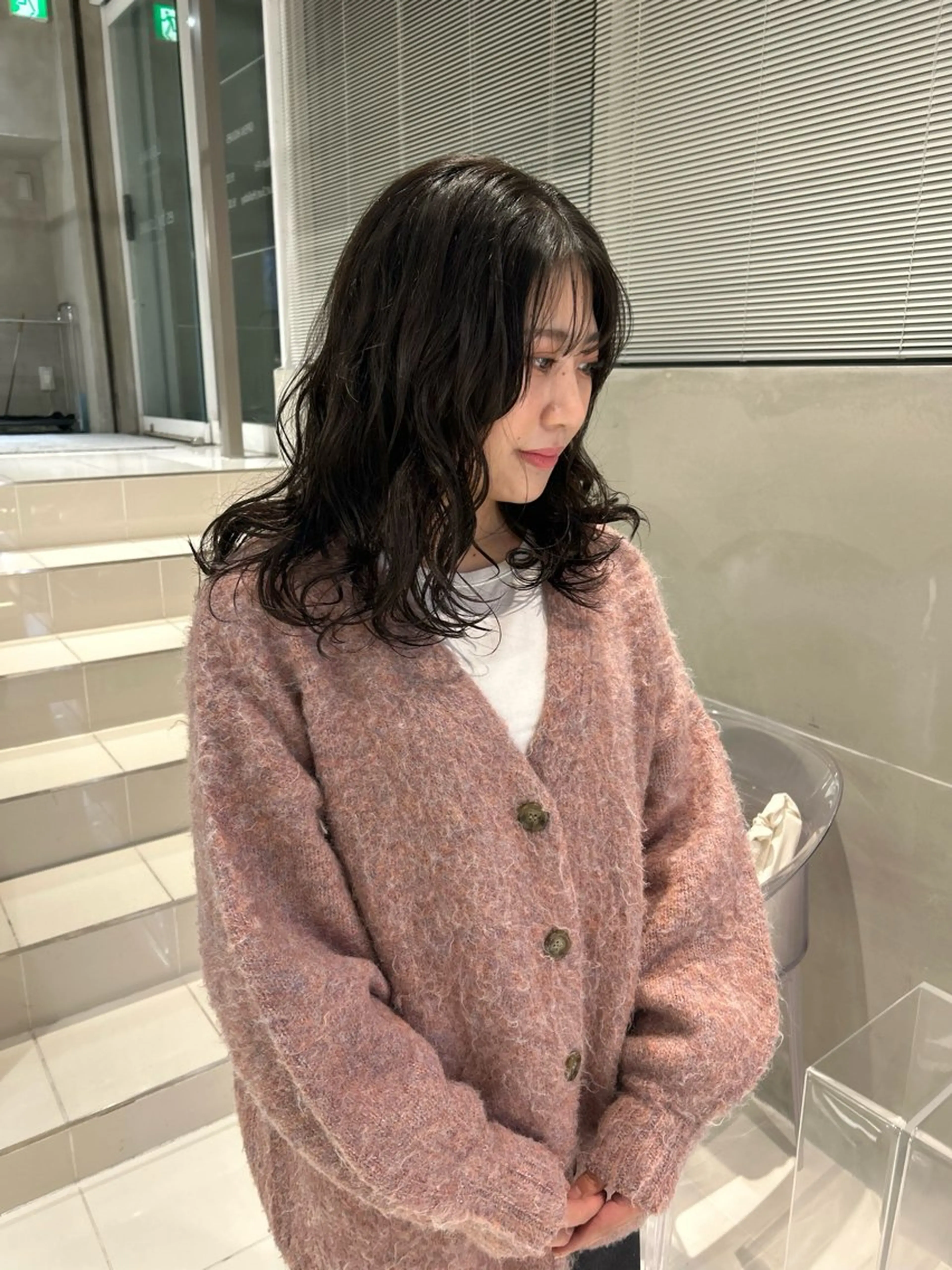 ミディアム カラー パーマ カット パーマ 透明感カラー🫧 nanohaのヘアスタイル