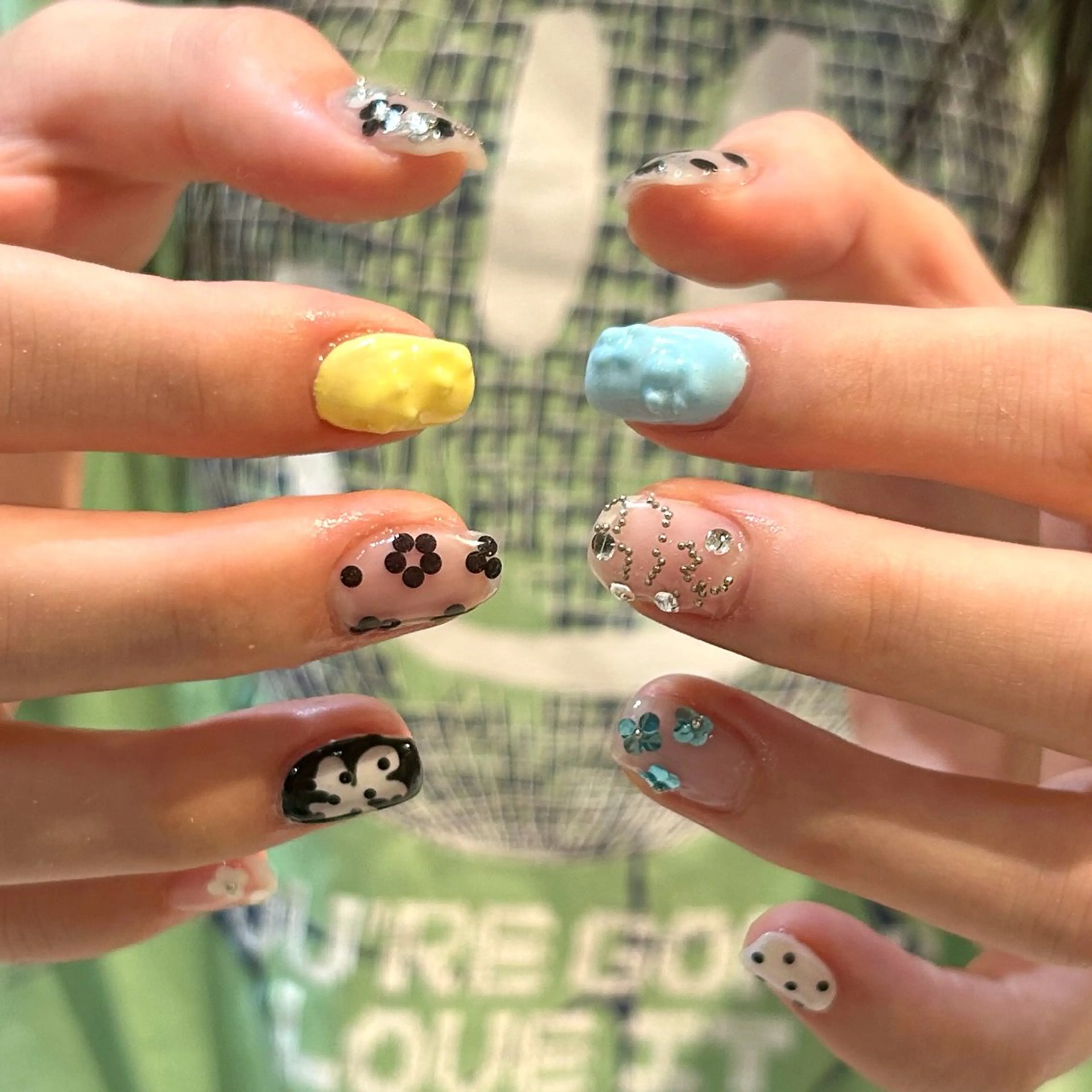 ネイル ハンドネイル 顔まわり♡レイヤー COCORO 🎀のネイルデザイン